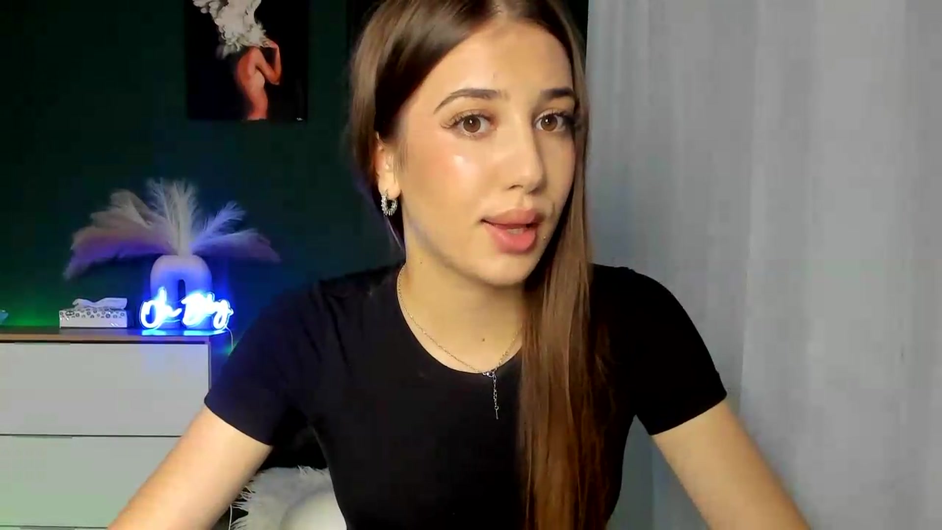 Gallery image thumbnail from AlexaPirs's myfreecams stream on, 08/19/2026, 13:39 image 10 of 20