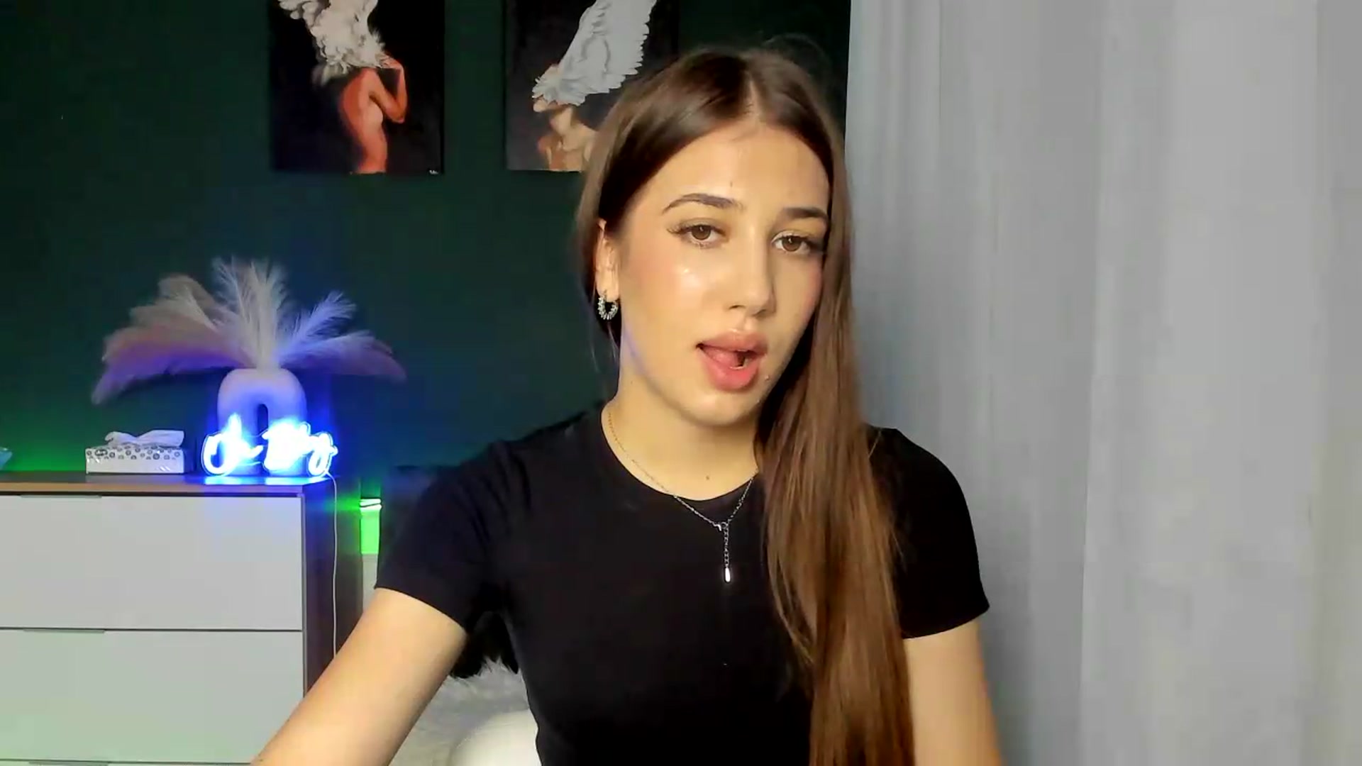 Gallery image thumbnail from AlexaPirs's myfreecams stream on, 08/19/2026, 13:39 image 5 of 20