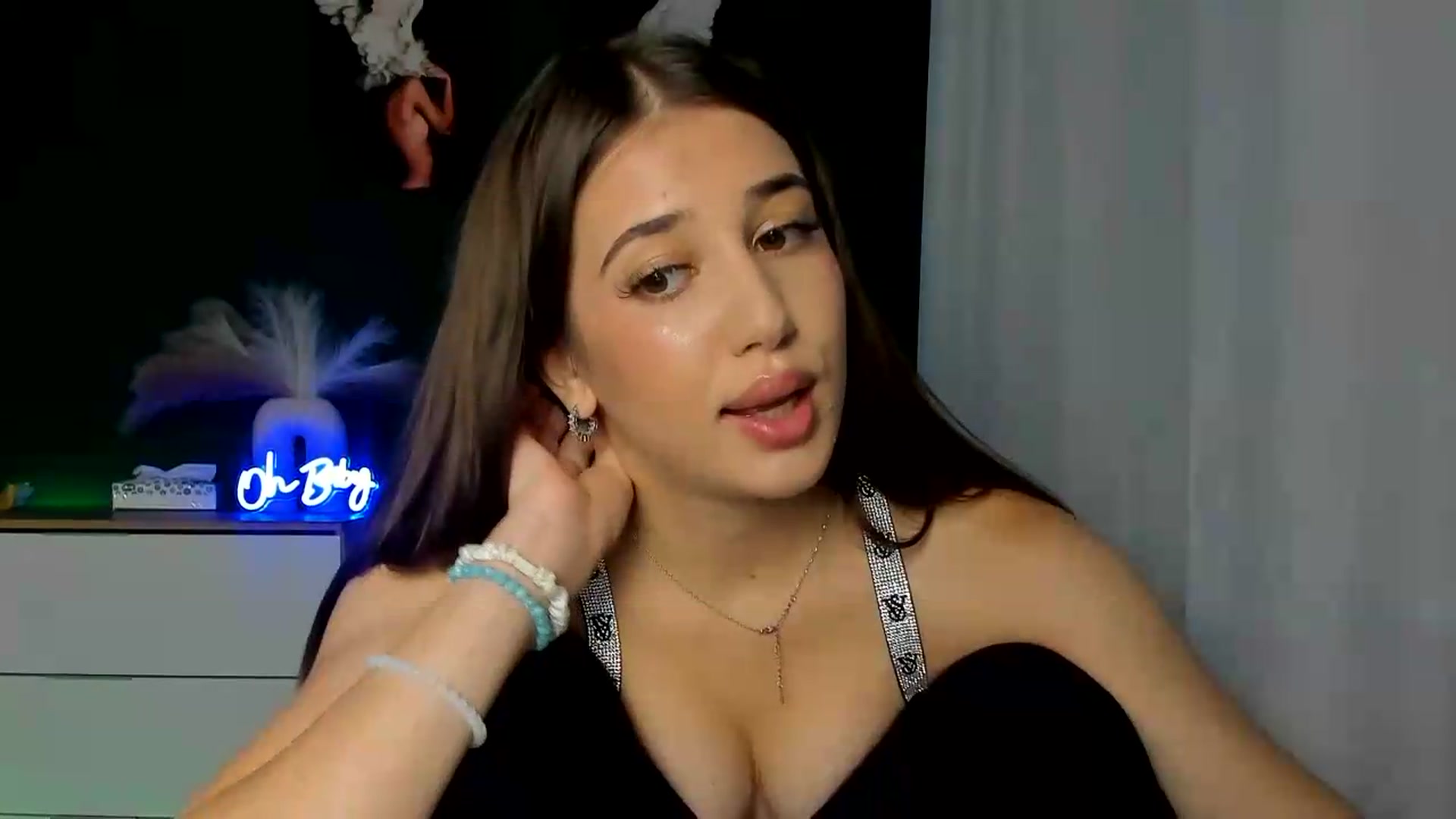 Gallery image thumbnail from AlexaPirs's myfreecams stream on, 08/19/2026, 14:59 image 18 of 20