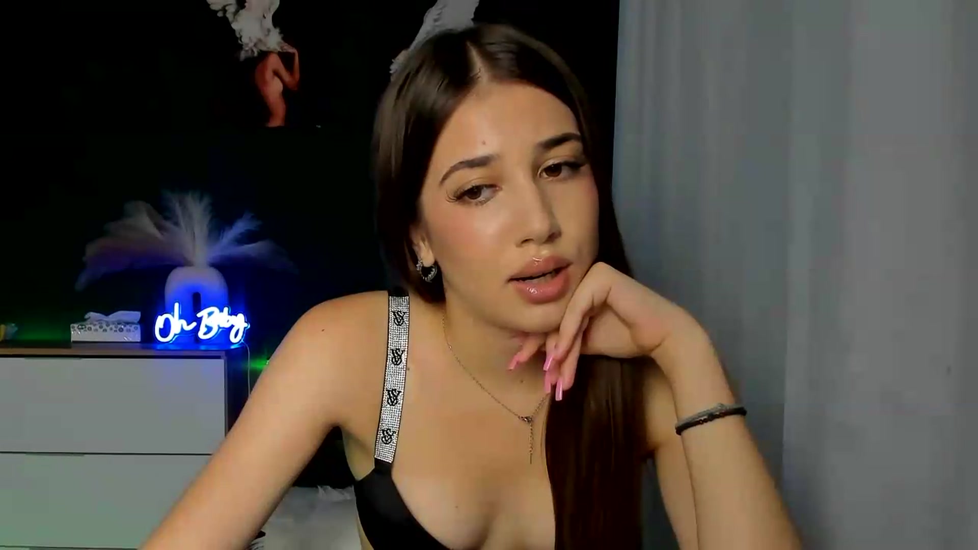 Gallery image thumbnail from AlexaPirs's myfreecams stream on, 08/19/2026, 14:59 image 13 of 20