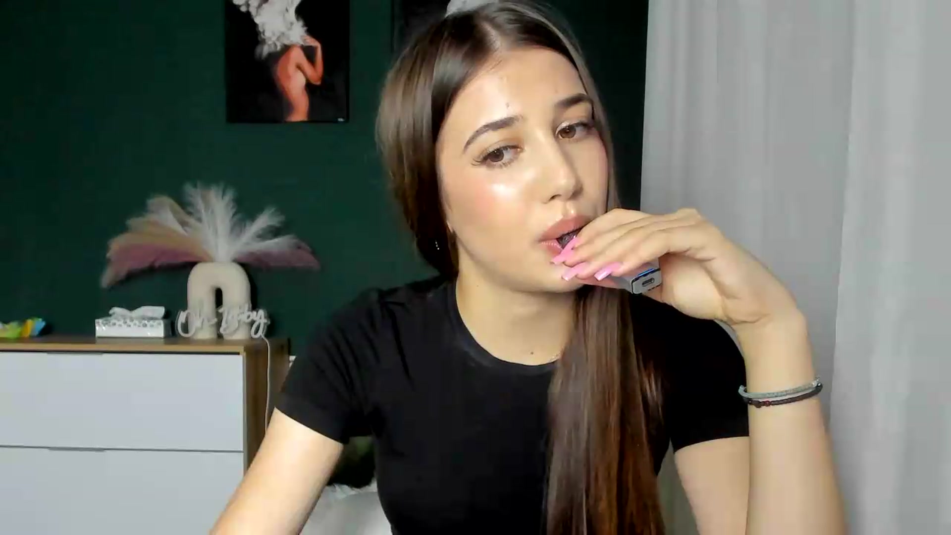 Gallery image thumbnail from AlexaPirs's myfreecams stream on, 08/19/2026, 16:23 image 17 of 20