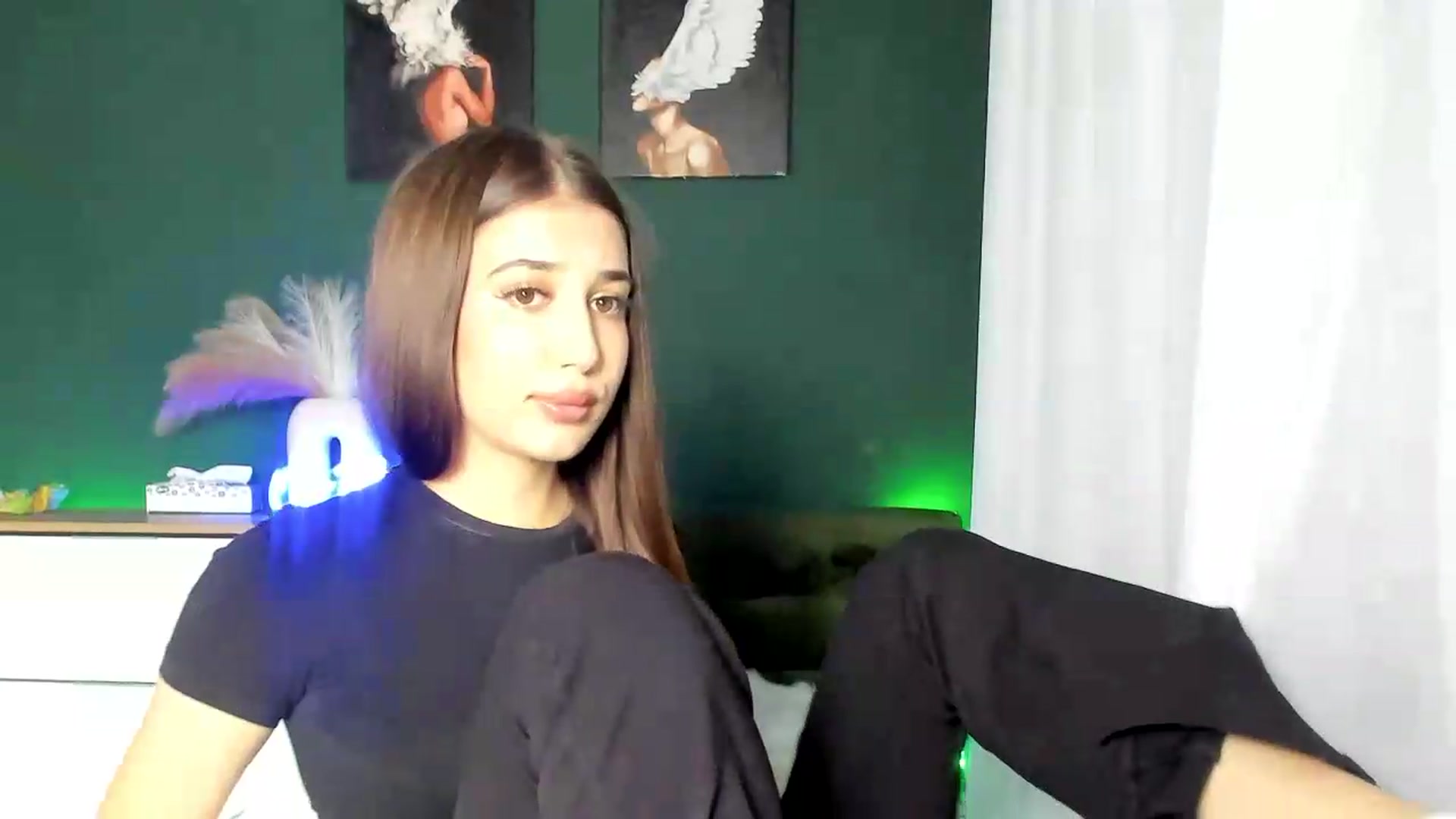 Gallery image thumbnail from AlexaPirs's myfreecams stream on, 08/19/2026, 16:23 image 9 of 20