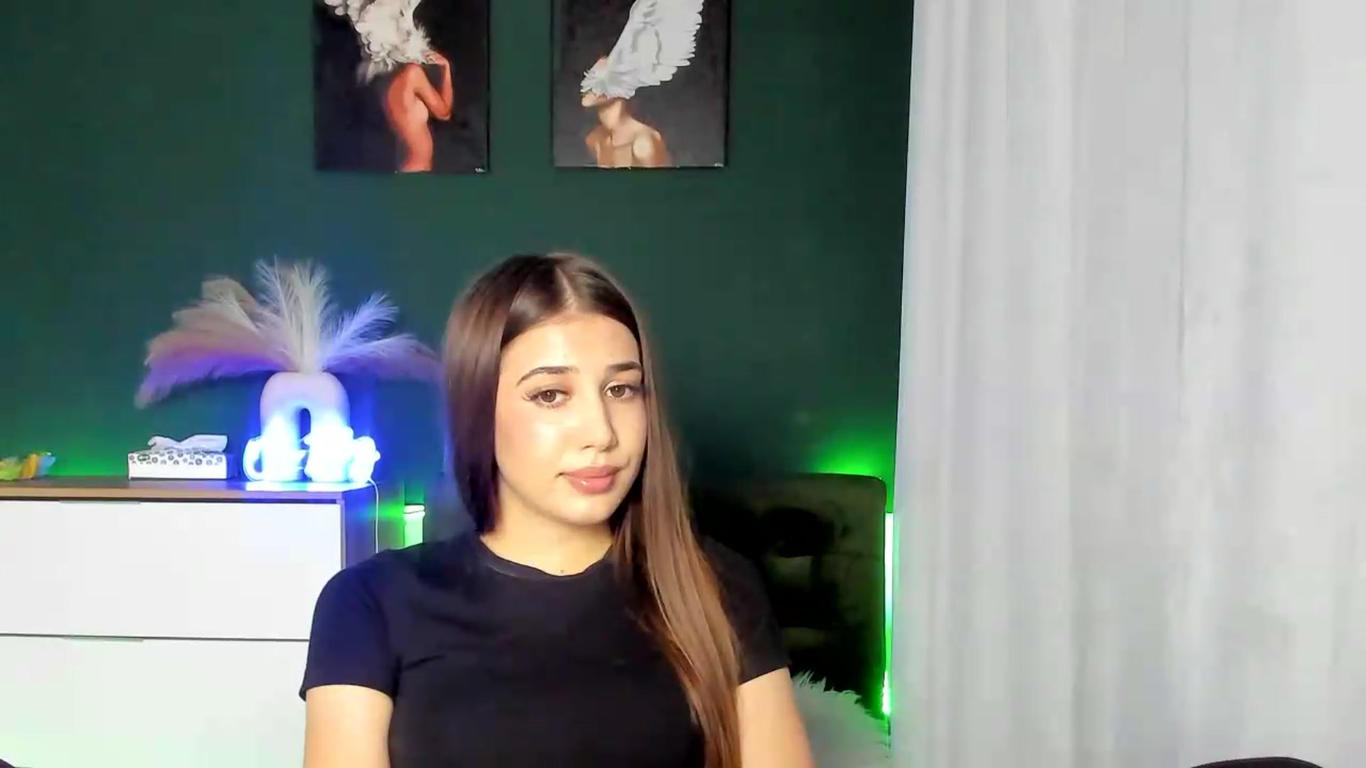 Gallery image thumbnail from AlexaPirs's myfreecams stream on, 08/19/2026, 16:23 image 8 of 20