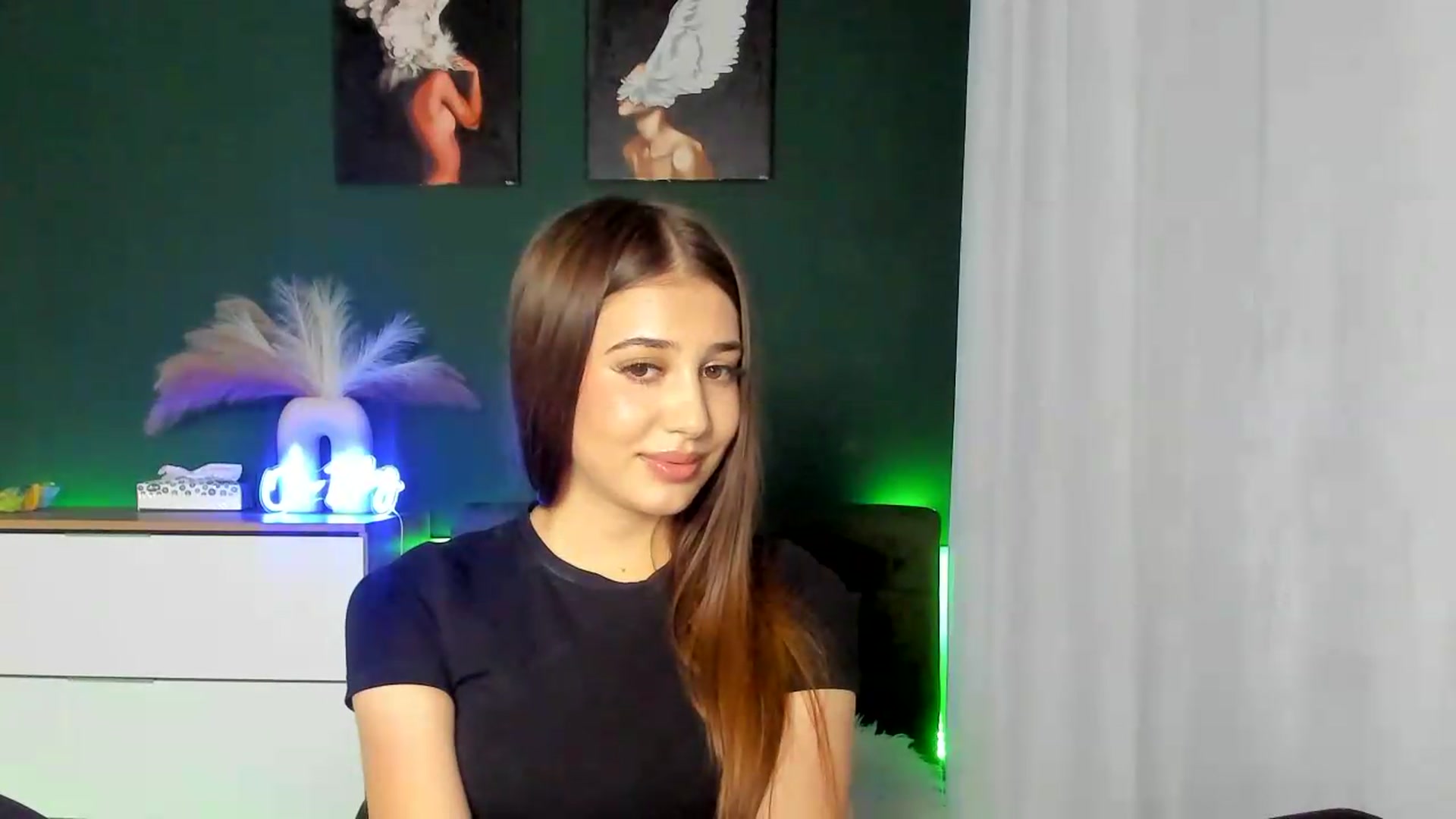 Gallery image thumbnail from AlexaPirs's myfreecams stream on, 08/19/2026, 16:23 image 6 of 20