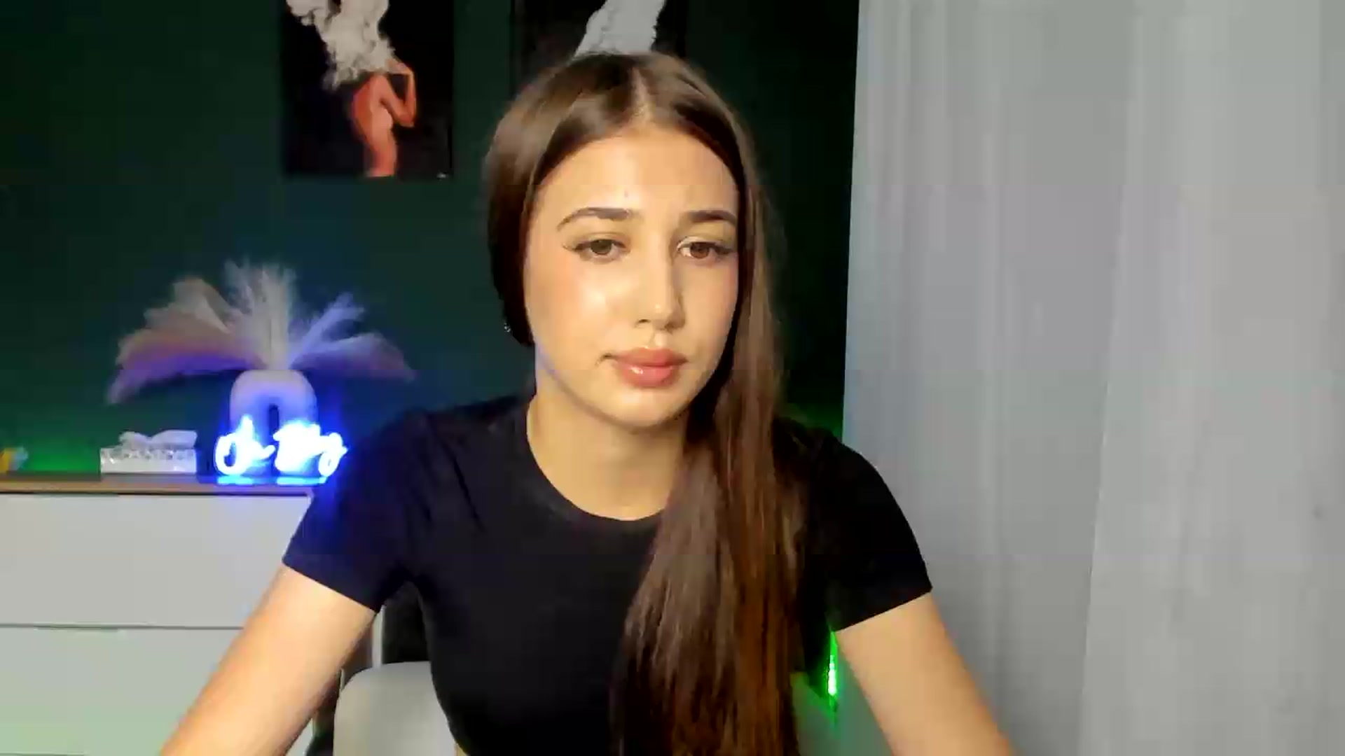 Gallery image thumbnail from AlexaPirs's myfreecams stream on, 08/19/2026, 16:23 image 1 of 20