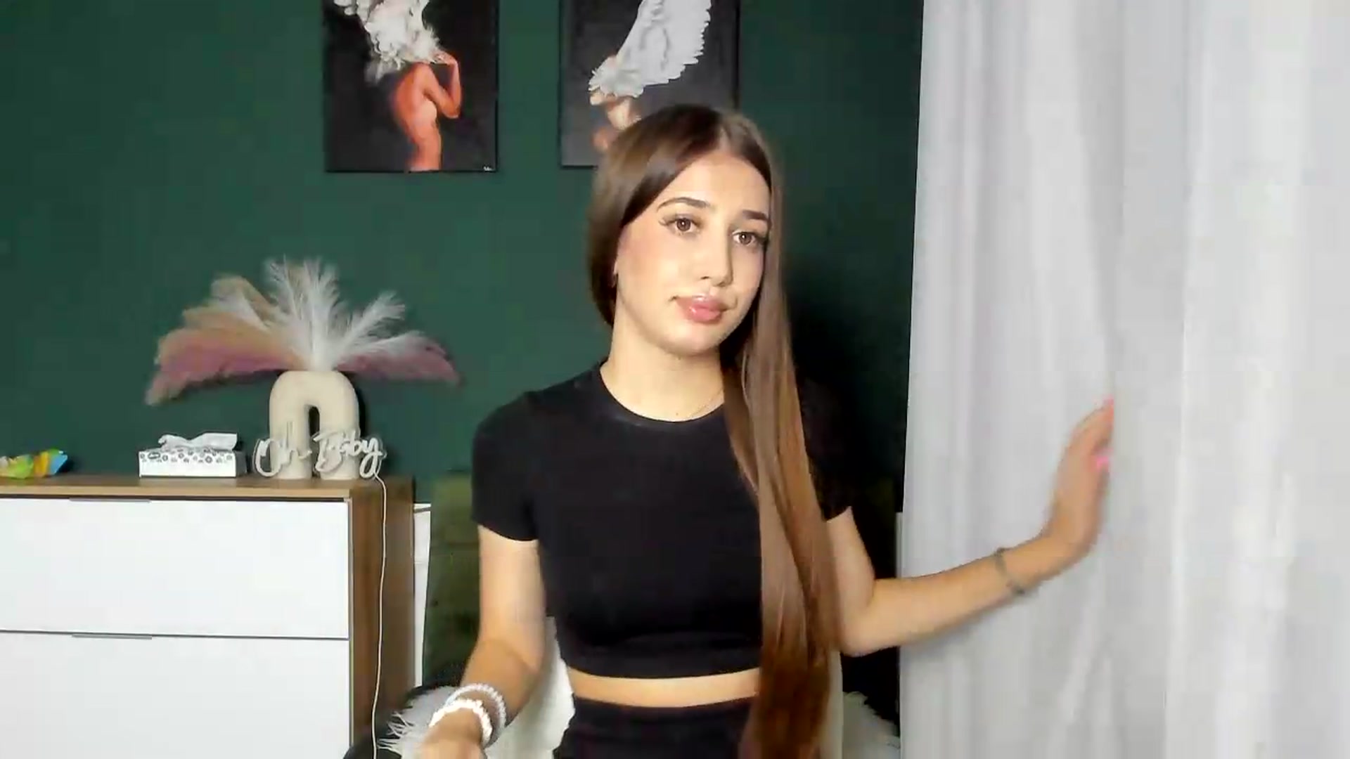 Gallery image thumbnail from AlexaPirs's myfreecams stream on, 08/19/2026, 16:23 image 19 of 20
