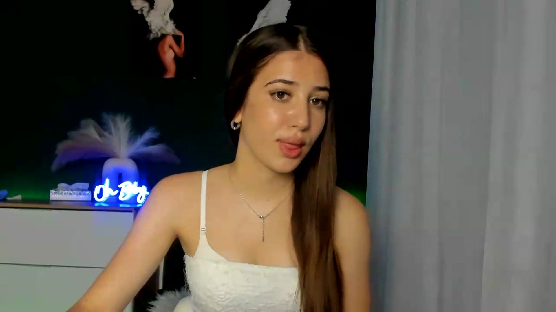 Gallery image thumbnail from AlexaPirs's myfreecams stream on, 08/23/2026, 12:49 image 11 of 20