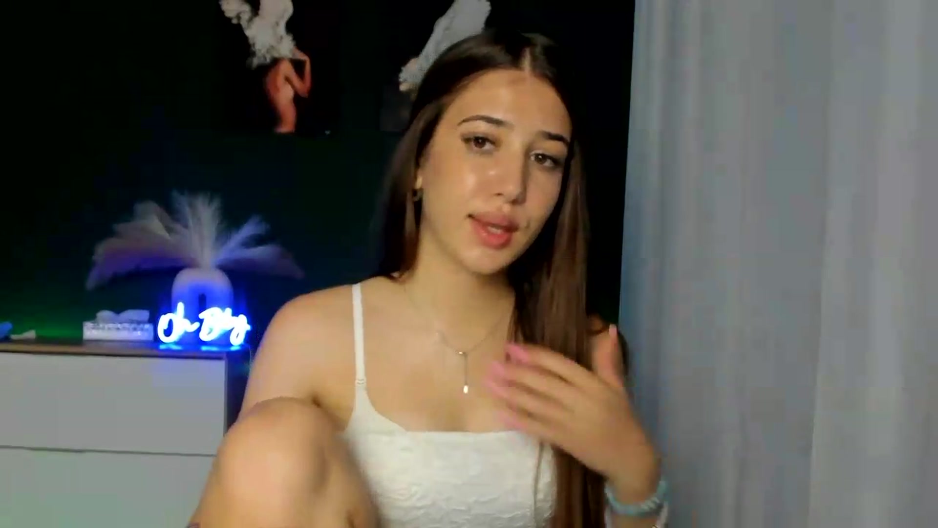 Gallery image thumbnail from AlexaPirs's myfreecams stream on, 08/23/2026, 12:49 image 16 of 20