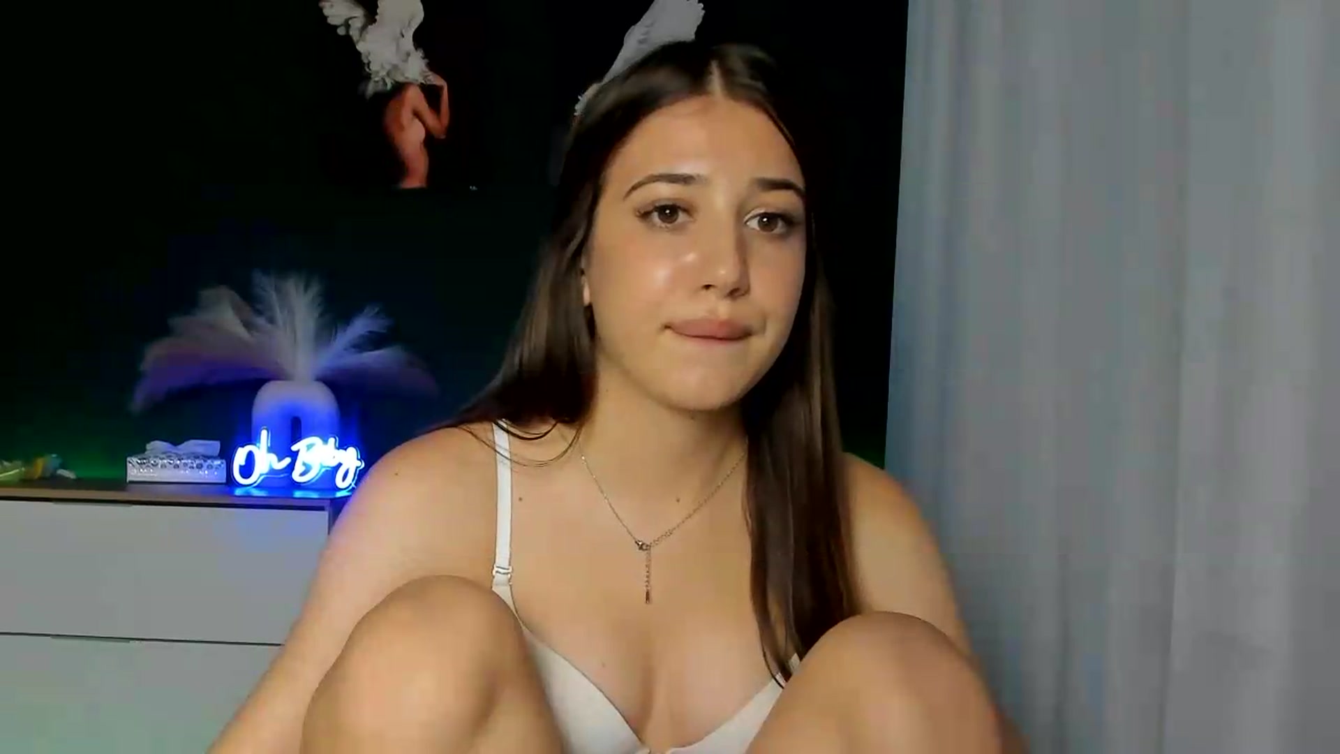 Gallery image thumbnail from AlexaPirs's myfreecams stream on, 08/23/2026, 14:06 image 4 of 20