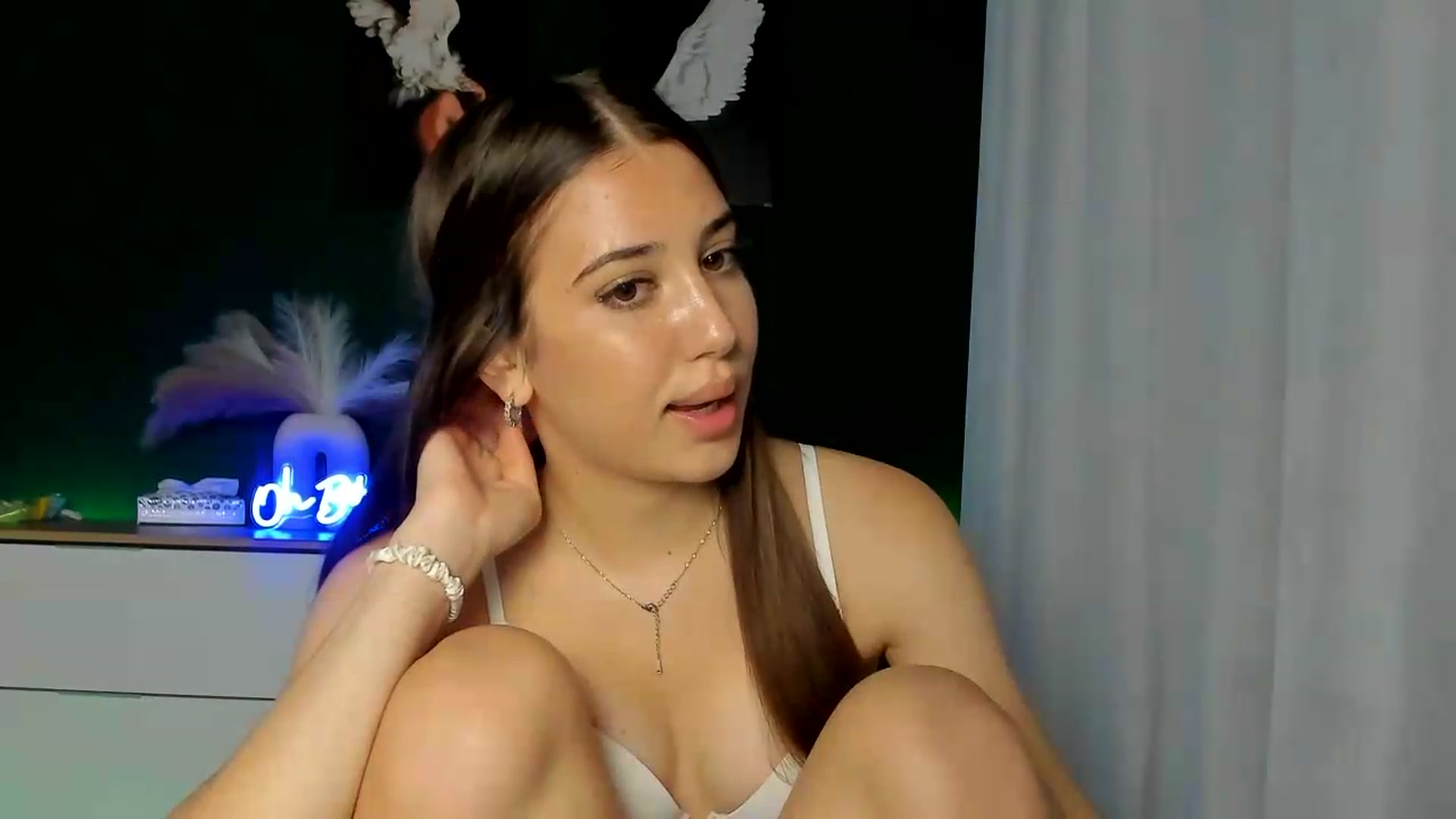 Gallery image thumbnail from AlexaPirs's myfreecams stream on, 08/23/2026, 14:06 image 10 of 20