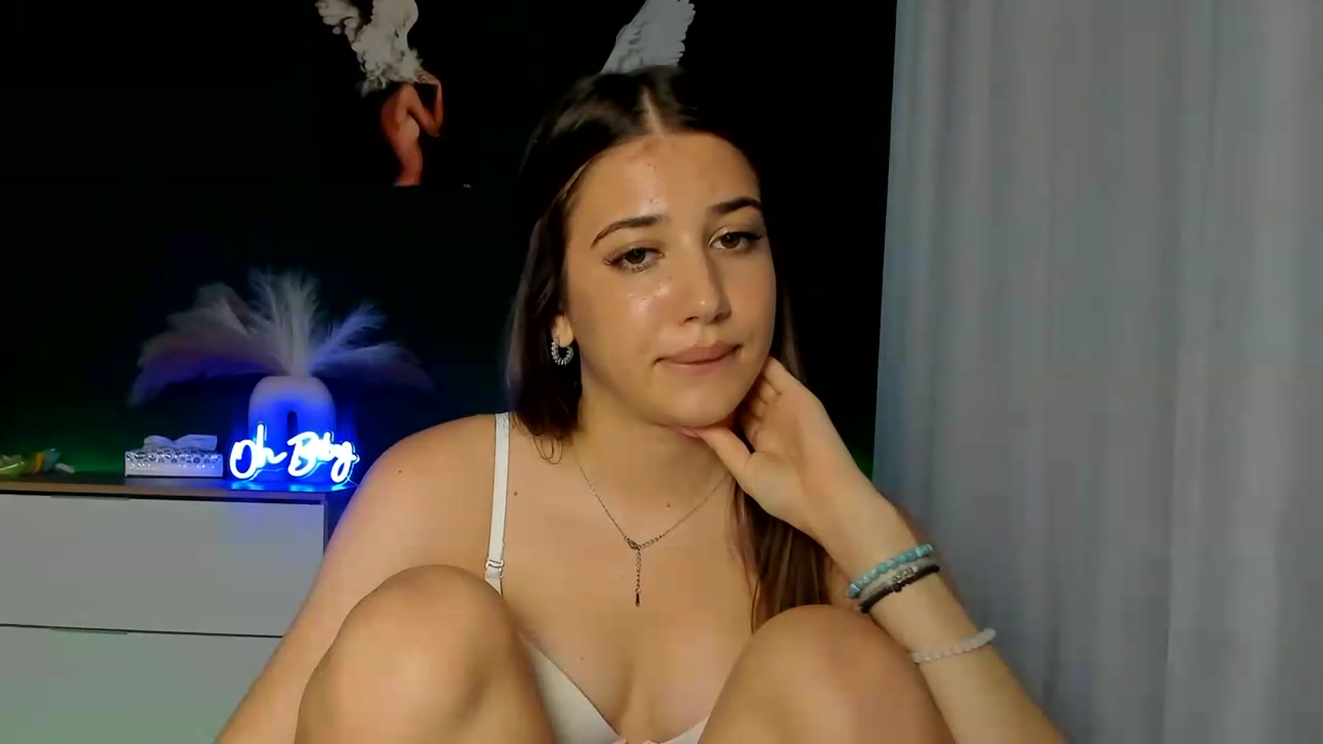 Gallery image thumbnail from AlexaPirs's myfreecams stream on, 08/23/2026, 14:06 image 13 of 20