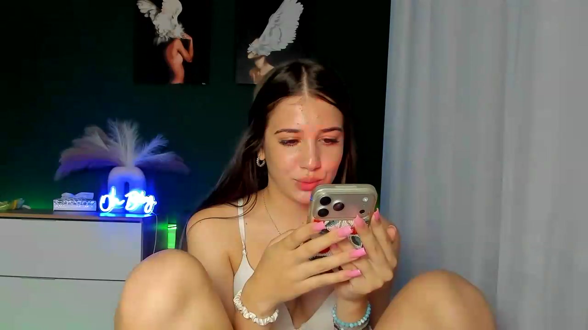 Gallery image thumbnail from AlexaPirs's myfreecams stream on, 08/23/2026, 15:09 image 20 of 20