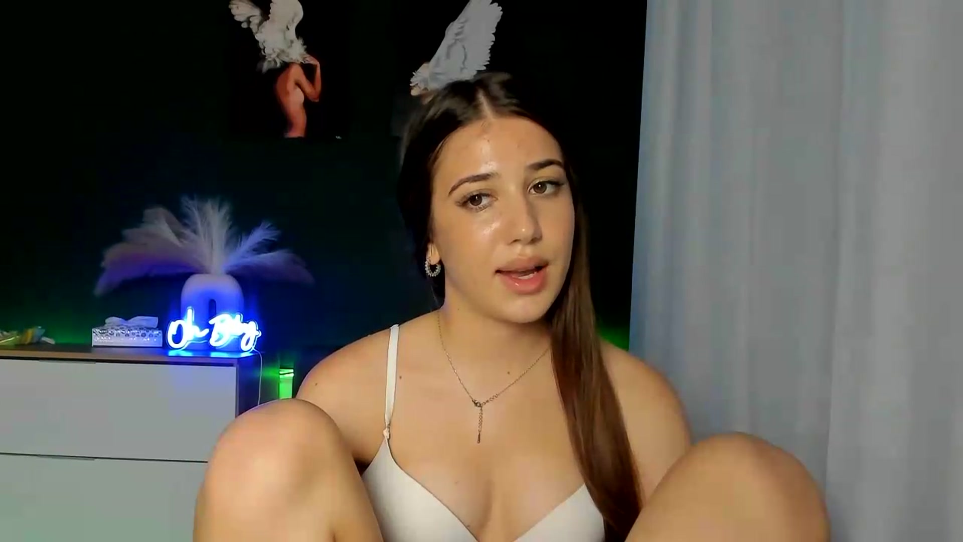 Gallery image thumbnail from AlexaPirs's myfreecams stream on, 08/23/2026, 15:09 image 13 of 20