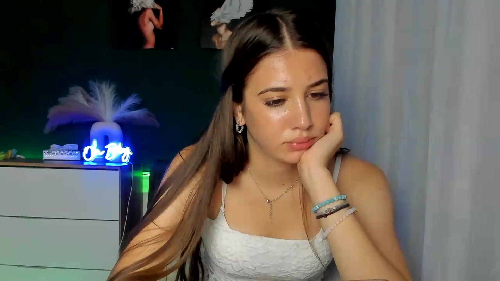 Gallery image thumbnail from AlexaPirs's myfreecams stream on, 08/23/2026, 16:35 image 10 of 20