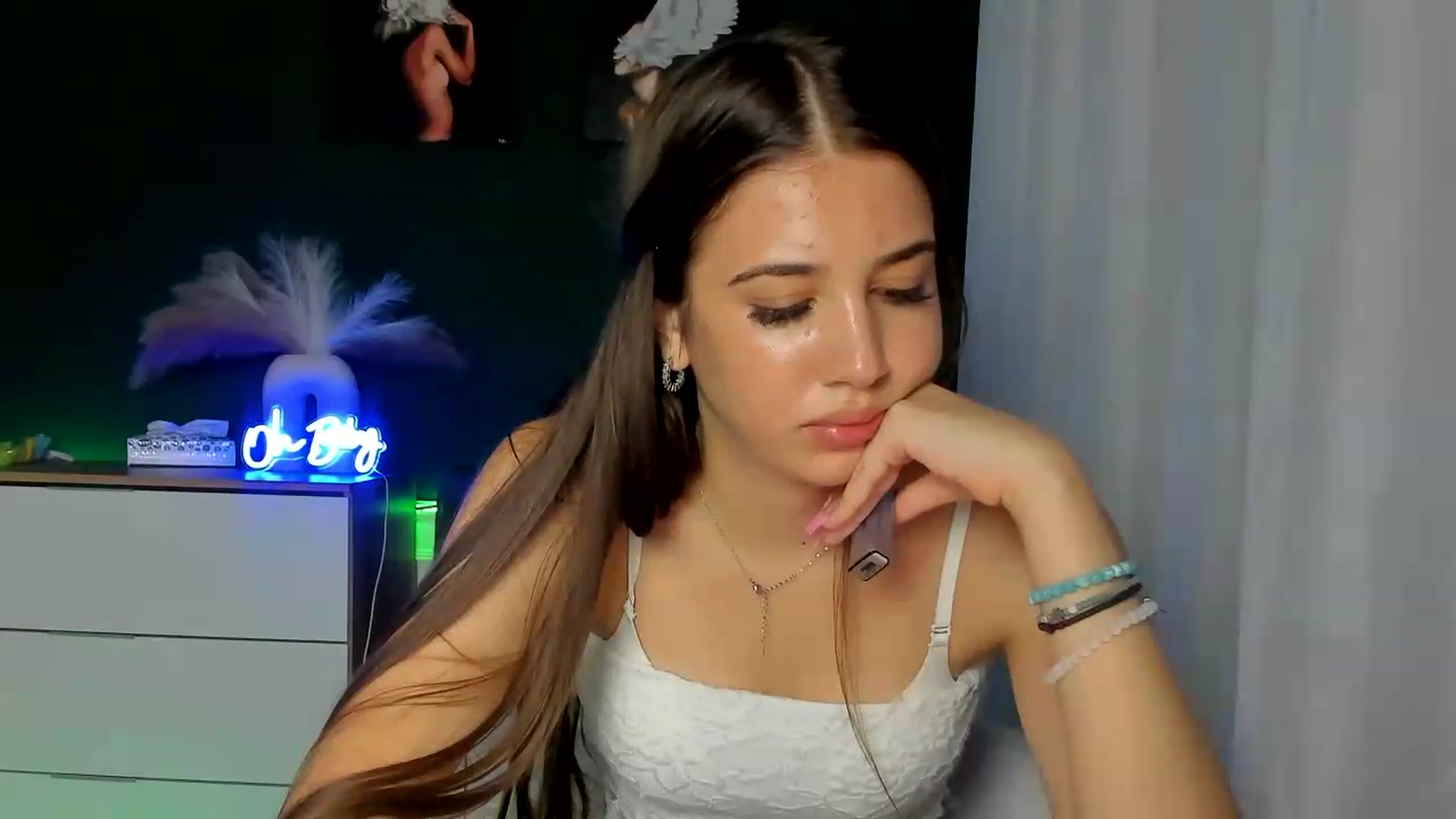 Gallery image thumbnail from AlexaPirs's myfreecams stream on, 08/23/2026, 16:35 image 11 of 20