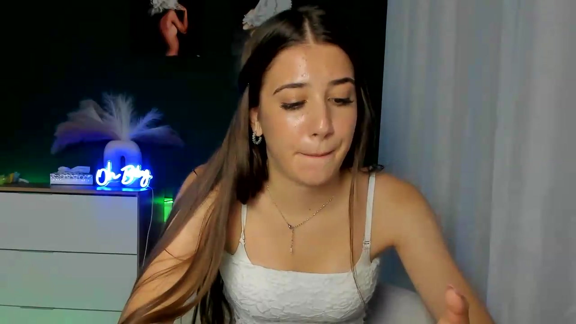 Gallery image thumbnail from AlexaPirs's myfreecams stream on, 08/23/2026, 16:35 image 9 of 20