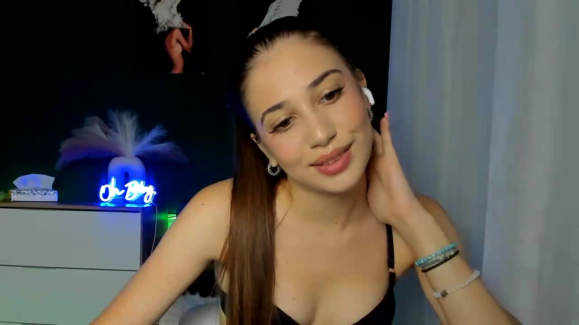 Gallery image thumbnail from AlexaPirs's myfreecams stream on, 08/24/2026, 13:45 image 13 of 20