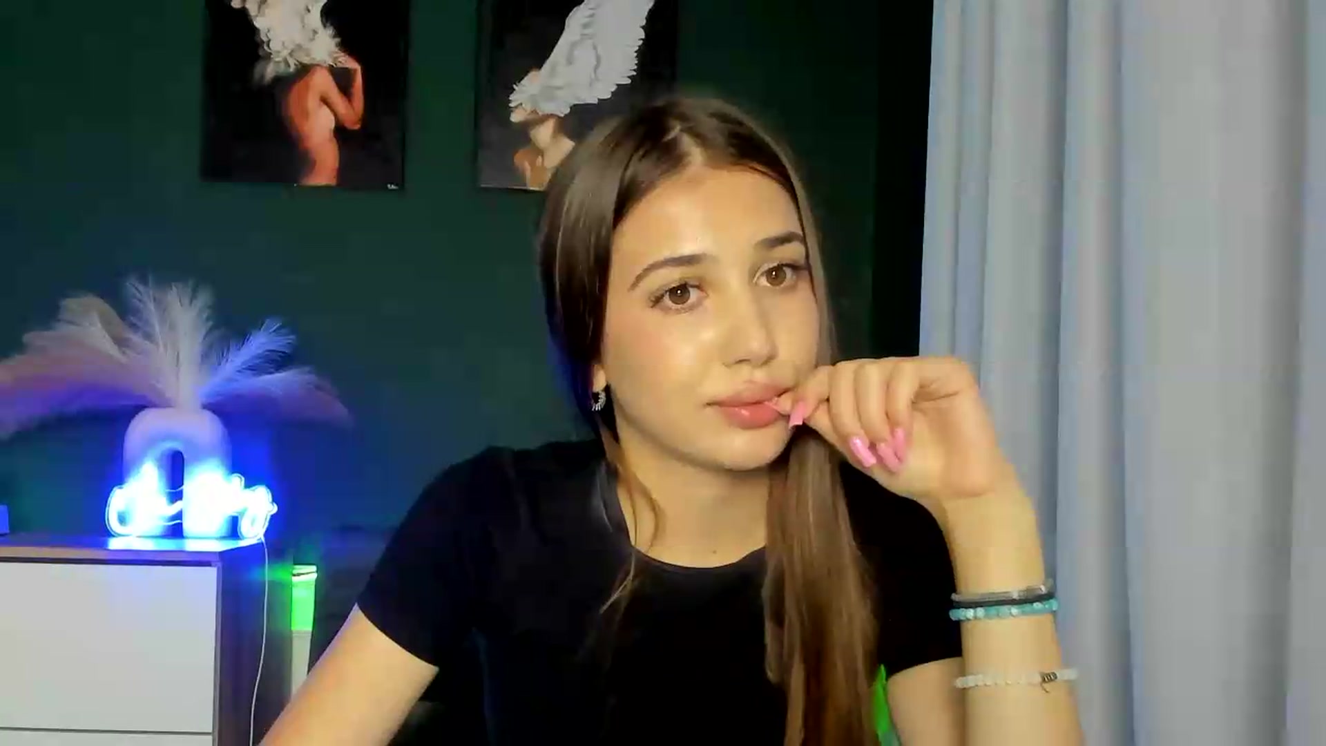 Gallery image thumbnail from AlexaPirs's myfreecams stream on, 08/26/2026, 16:53 image 5 of 20