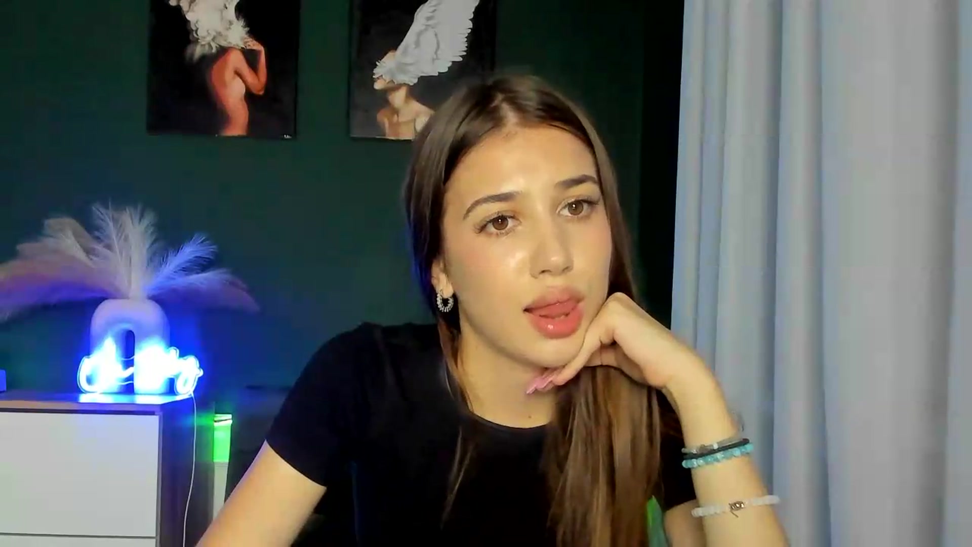 Gallery image thumbnail from AlexaPirs's myfreecams stream on, 08/26/2026, 16:53 image 4 of 20
