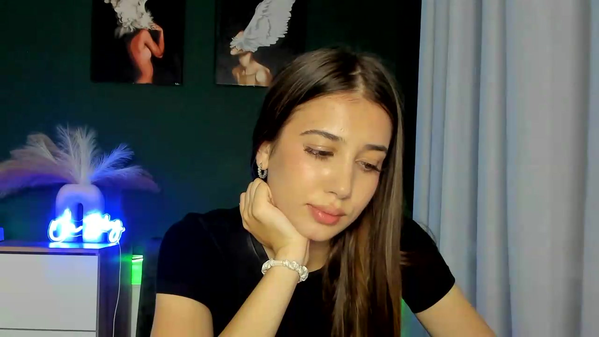 Gallery image thumbnail from AlexaPirs's myfreecams stream on, 08/26/2026, 16:53 image 2 of 20