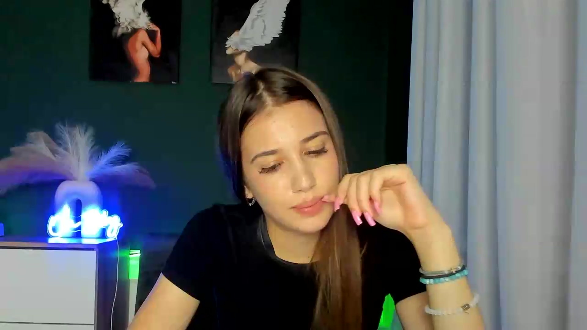 Gallery image thumbnail from AlexaPirs's myfreecams stream on, 08/26/2026, 16:53 image 14 of 20