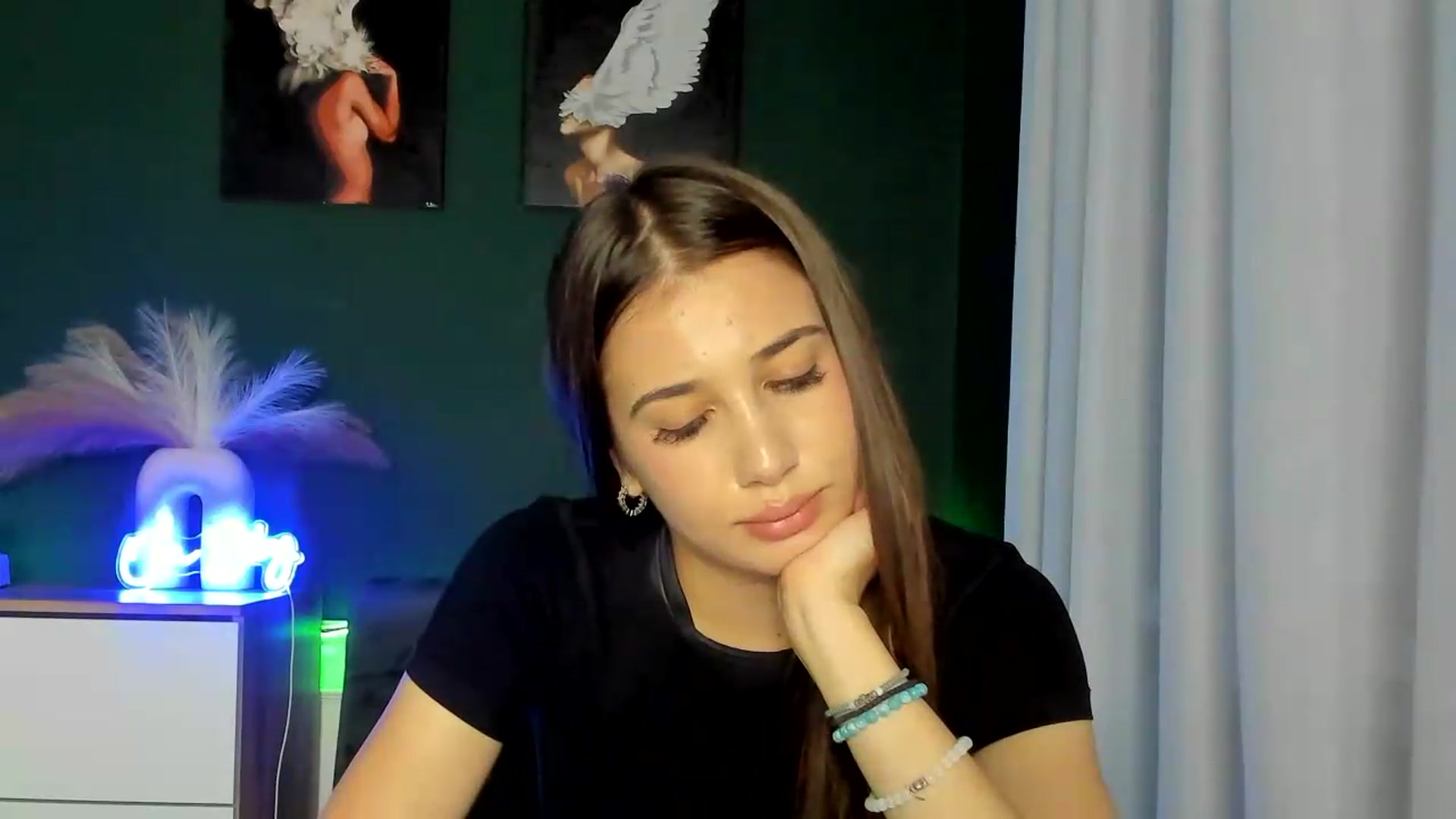Gallery image thumbnail from AlexaPirs's myfreecams stream on, 08/26/2026, 16:53 image 12 of 20