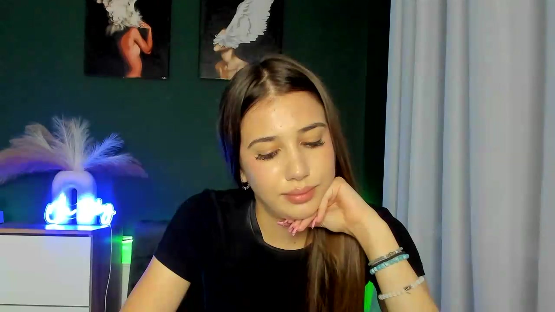 Gallery image thumbnail from AlexaPirs's myfreecams stream on, 08/26/2026, 16:53 image 11 of 20