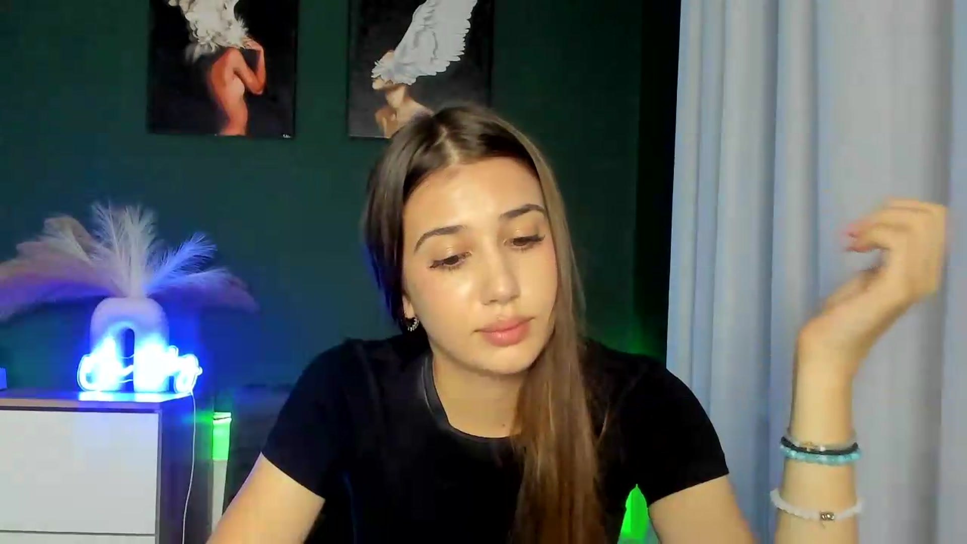 Gallery image thumbnail from AlexaPirs's myfreecams stream on, 08/26/2026, 16:53 image 15 of 20