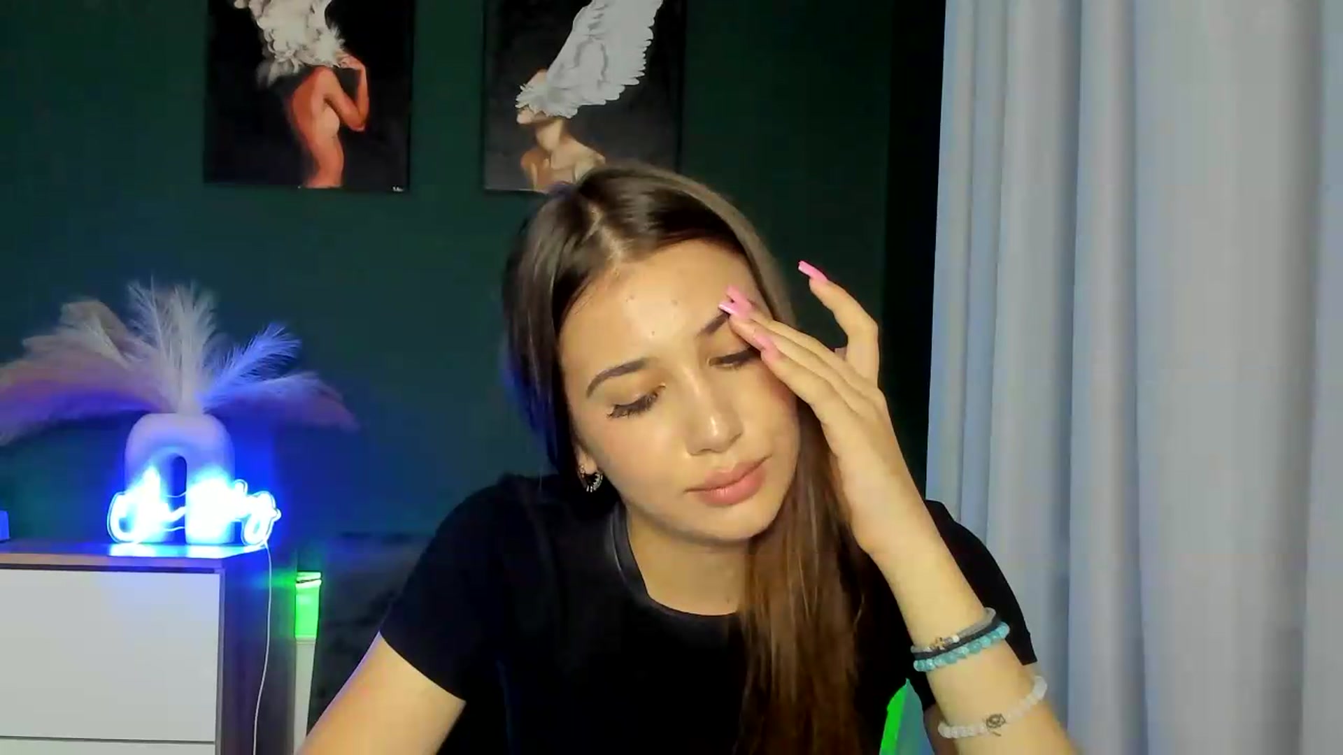 Gallery image thumbnail from AlexaPirs's myfreecams stream on, 08/26/2026, 16:53 image 17 of 20