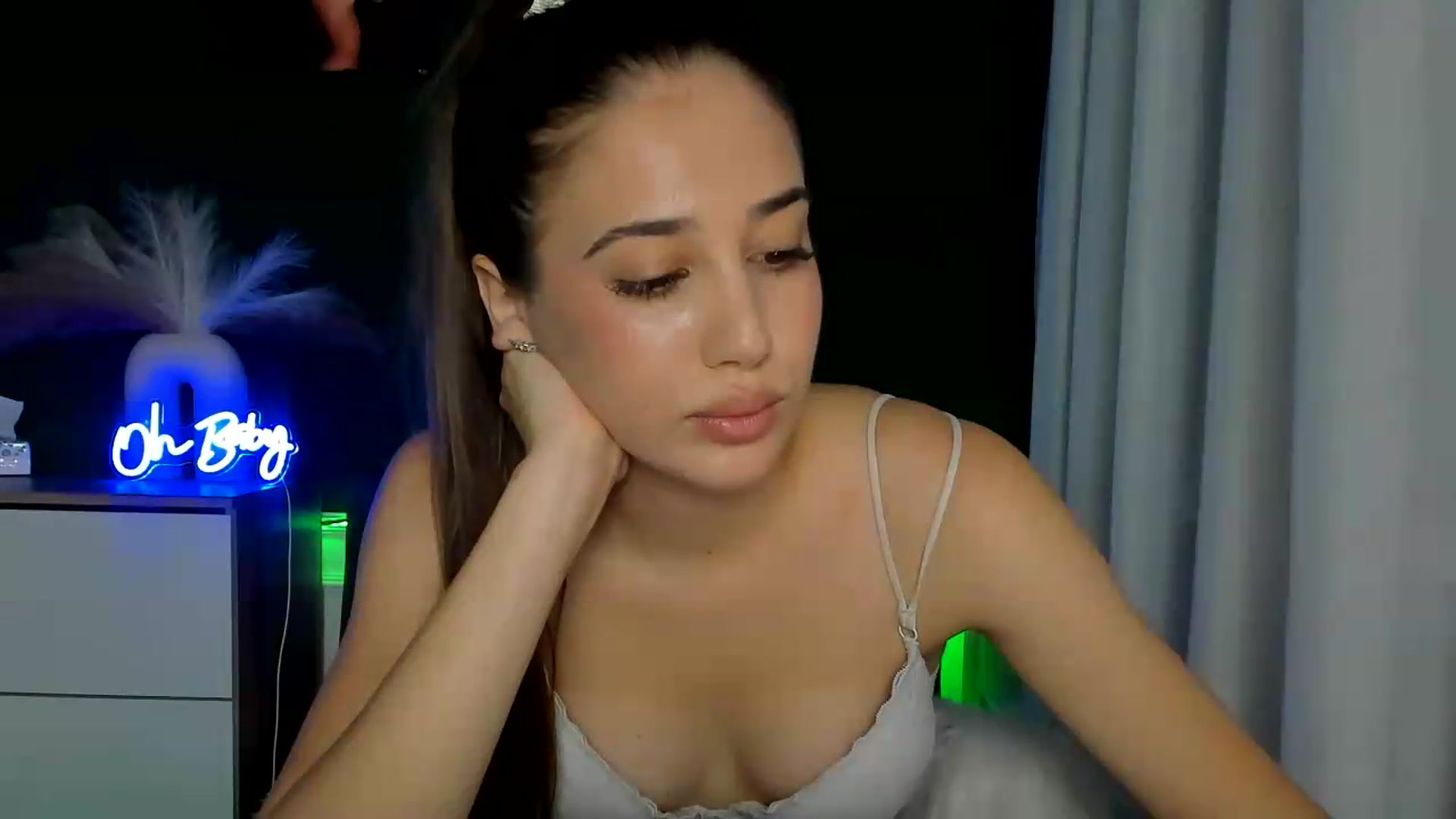 Gallery image thumbnail from AlexaPirs's myfreecams stream on, 08/28/2026, 15:04 image 5 of 20