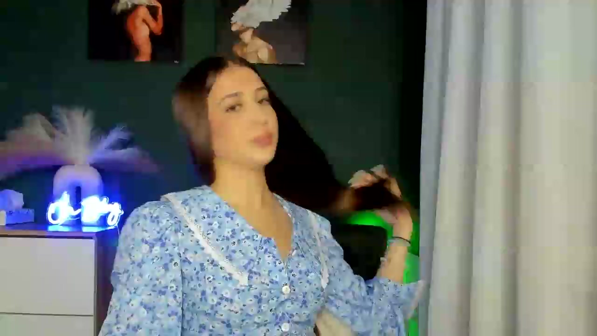 Gallery image thumbnail from AlexaPirs's myfreecams stream on, 08/31/2026, 13:26 image 15 of 20