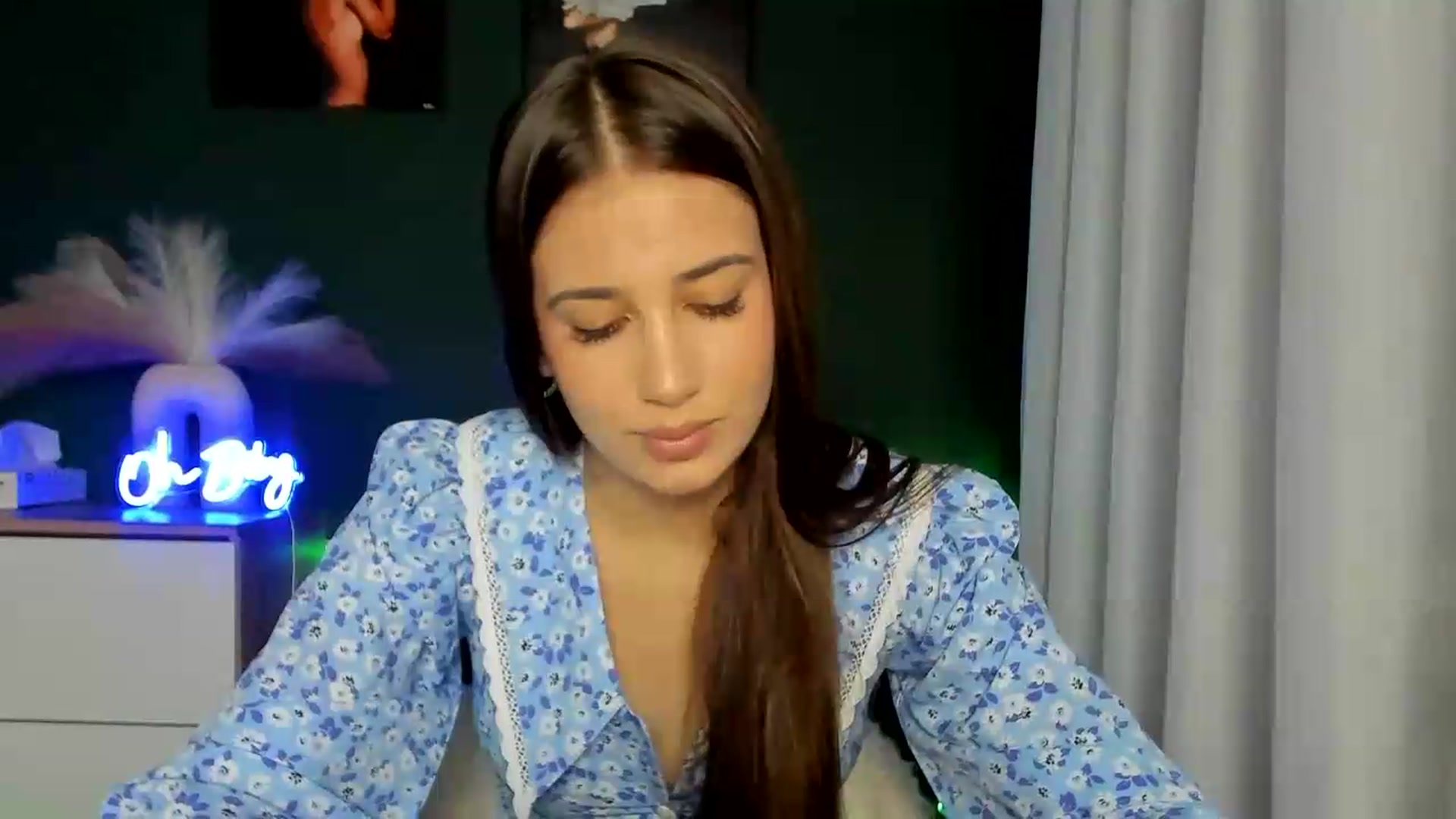 Gallery image thumbnail from AlexaPirs's myfreecams stream on, 08/31/2026, 14:15 image 14 of 20
