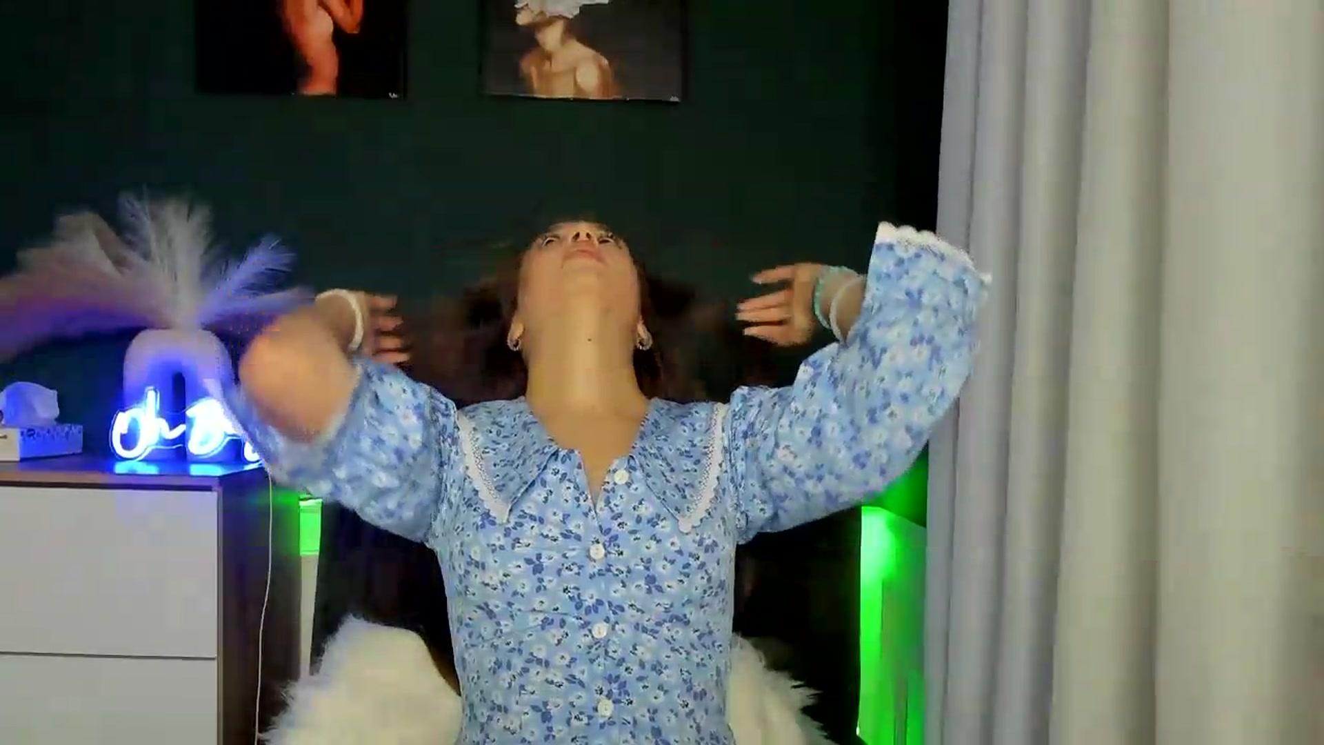 Gallery image thumbnail from AlexaPirs's myfreecams stream on, 08/31/2026, 14:15 image 16 of 20