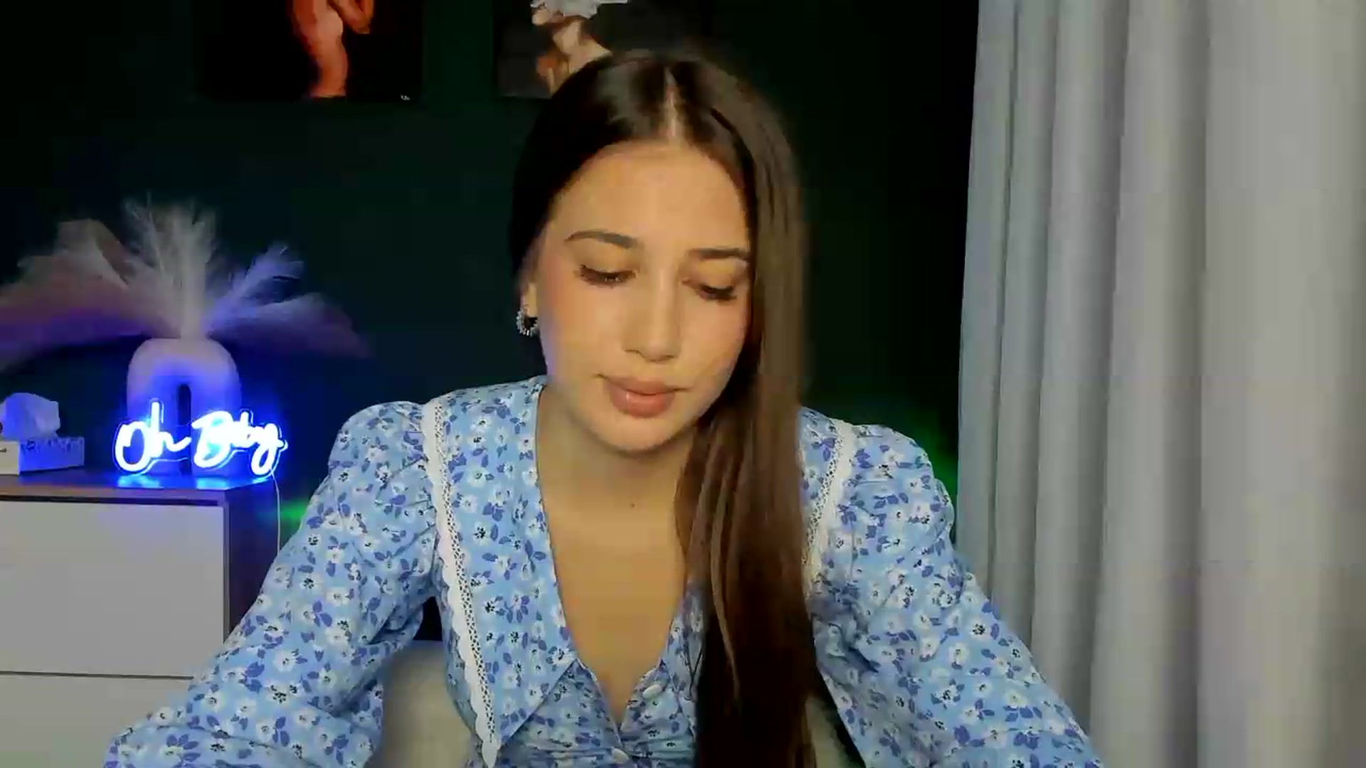 Gallery image thumbnail from AlexaPirs's myfreecams stream on, 08/31/2026, 14:15 image 17 of 20
