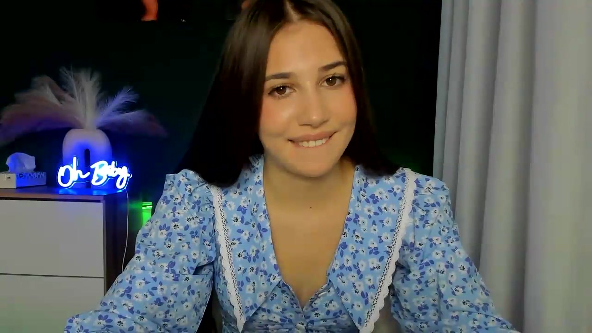 Gallery image thumbnail from AlexaPirs's myfreecams stream on, 08/31/2026, 16:09 image 11 of 20