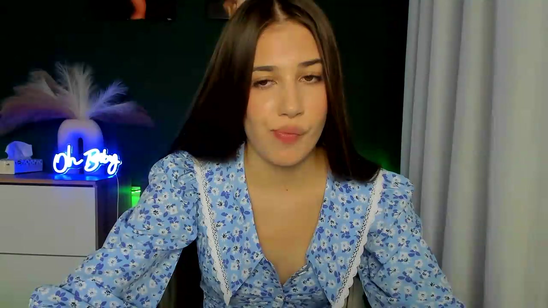 Gallery image thumbnail from AlexaPirs's myfreecams stream on, 08/31/2026, 16:09 image 7 of 20