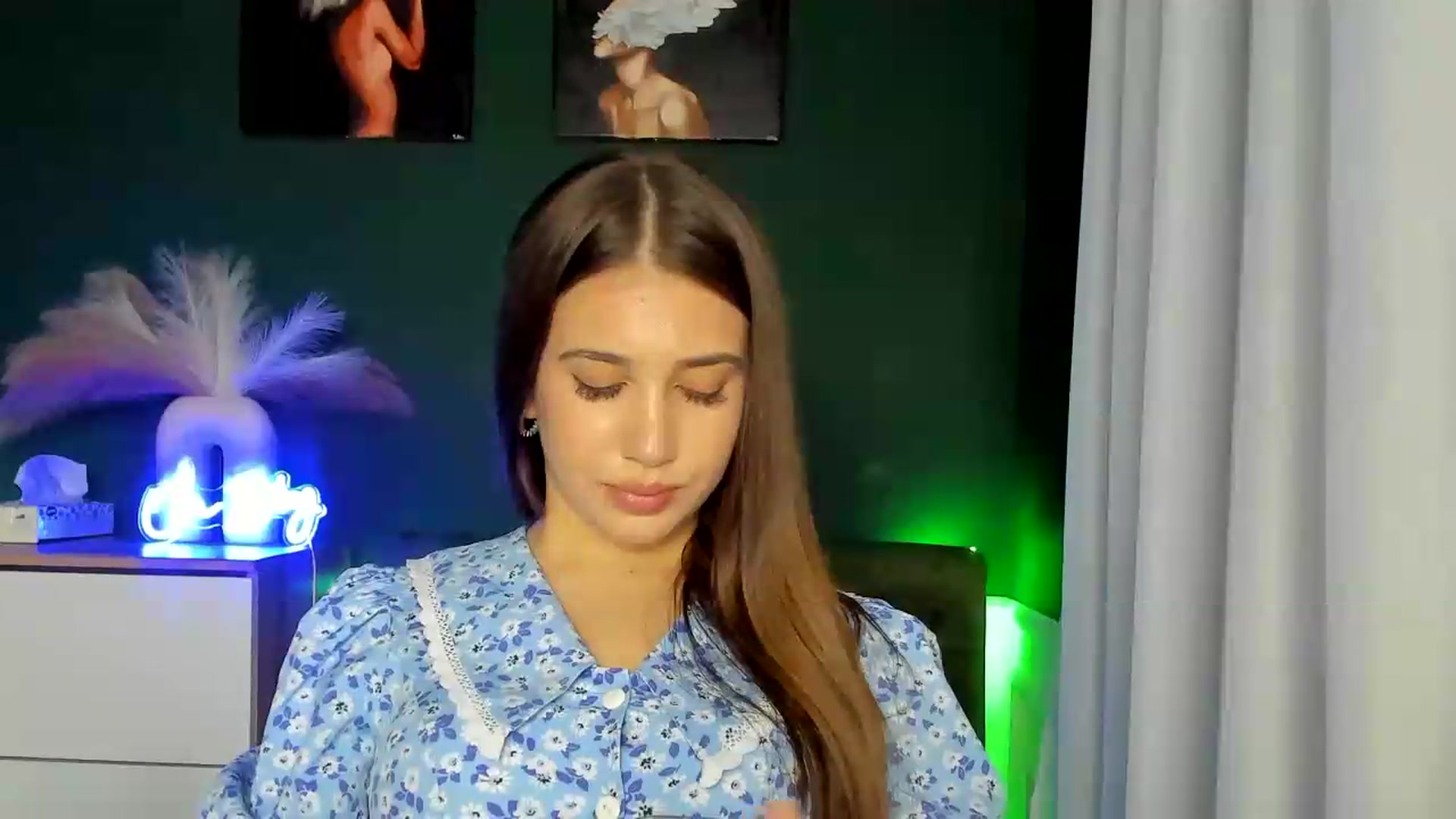 Gallery image thumbnail from AlexaPirs's myfreecams stream on, 09/01/2026, 16:03 image 15 of 20