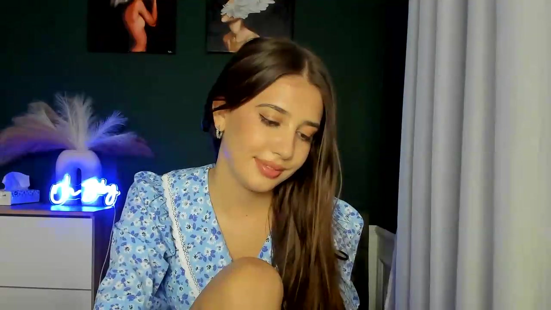 Gallery image thumbnail from AlexaPirs's myfreecams stream on, 09/01/2026, 16:31 image 11 of 20