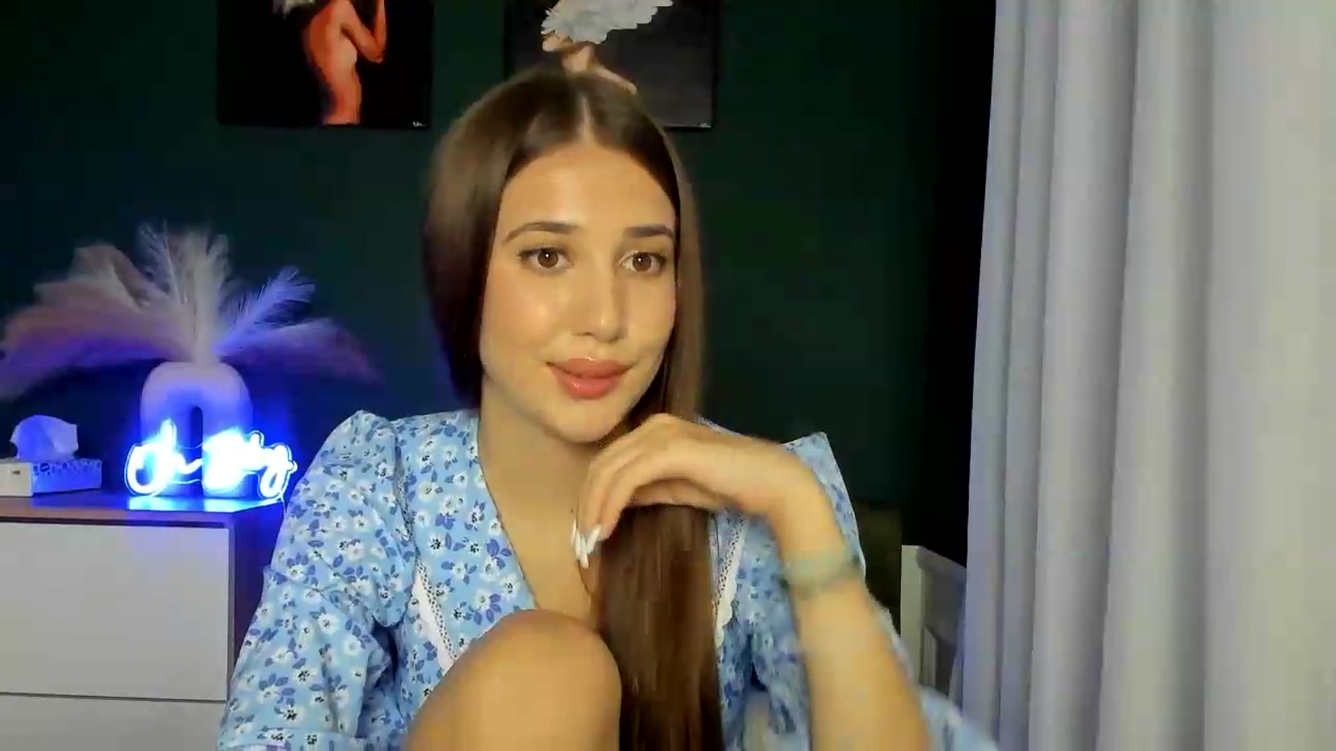 Gallery image thumbnail from AlexaPirs's myfreecams stream on, 09/01/2026, 16:31 image 4 of 20