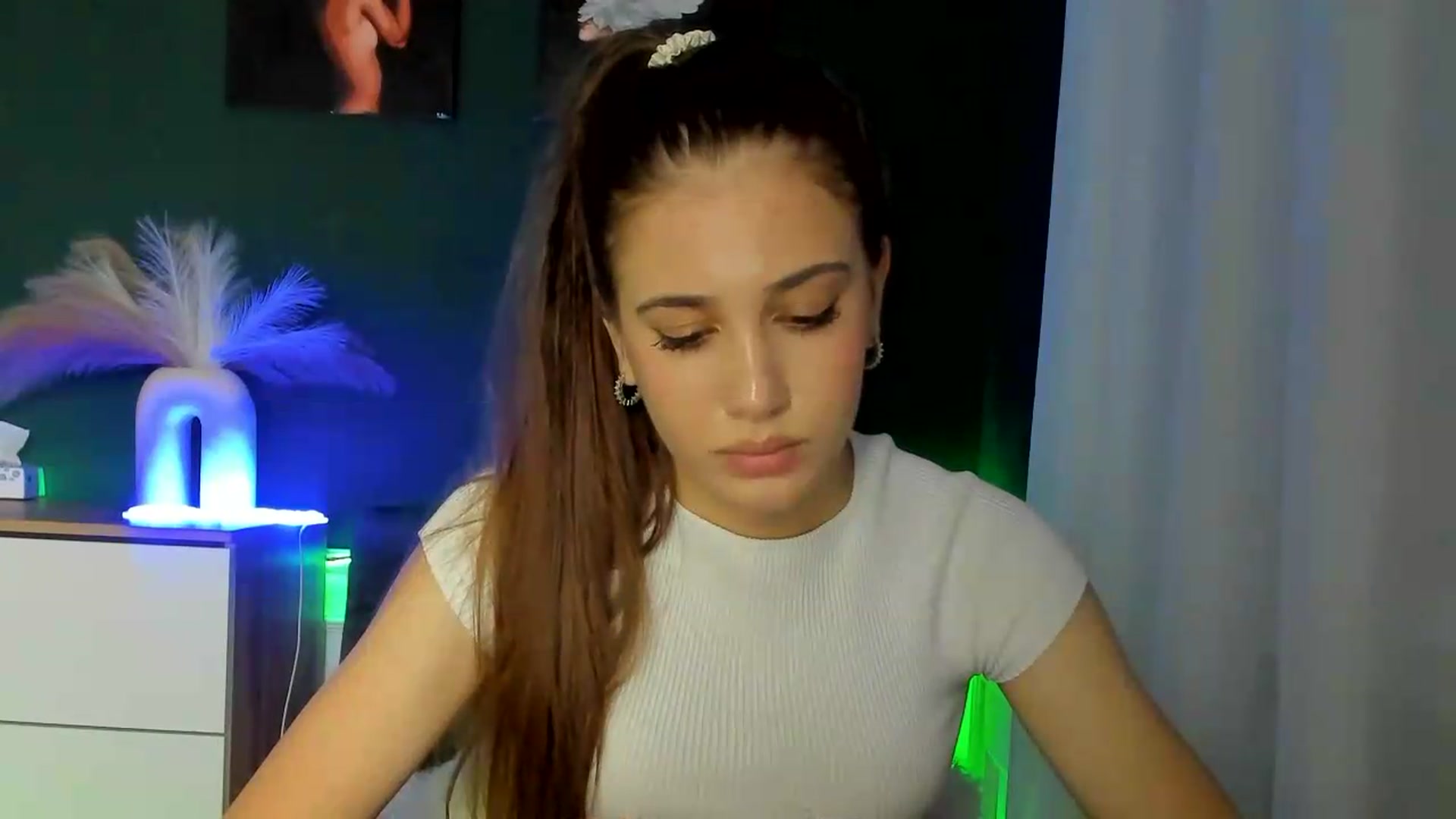 Gallery image thumbnail from AlexaPirs's myfreecams stream on, 09/07/2026, 13:56 image 16 of 20