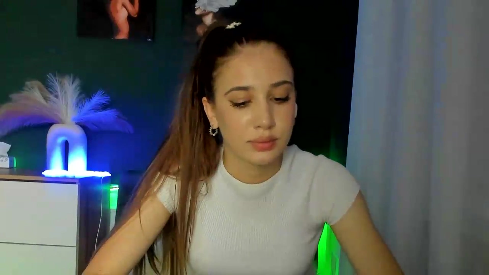 Gallery image thumbnail from AlexaPirs's myfreecams stream on, 09/07/2026, 13:56 image 7 of 20