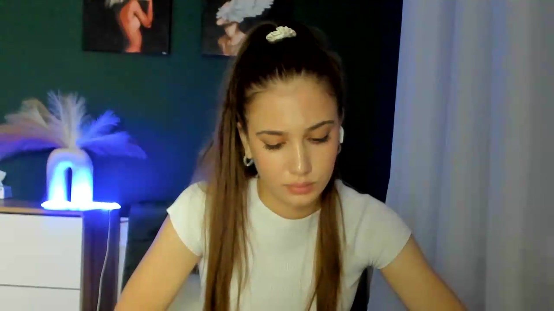 Gallery image thumbnail from AlexaPirs's myfreecams stream on, 09/07/2026, 16:18 image 19 of 20