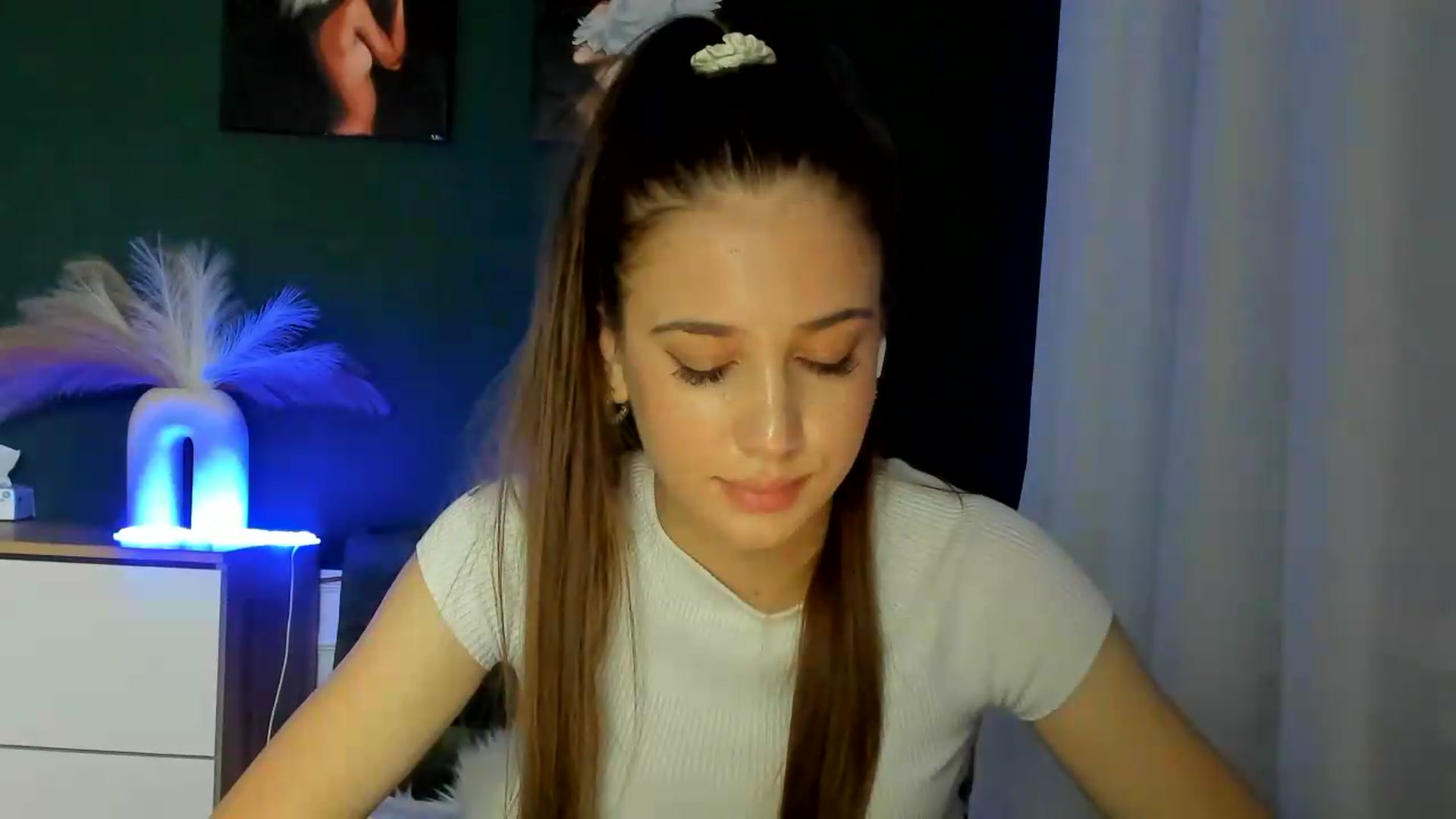 Gallery image thumbnail from AlexaPirs's myfreecams stream on, 09/07/2026, 16:18 image 15 of 20