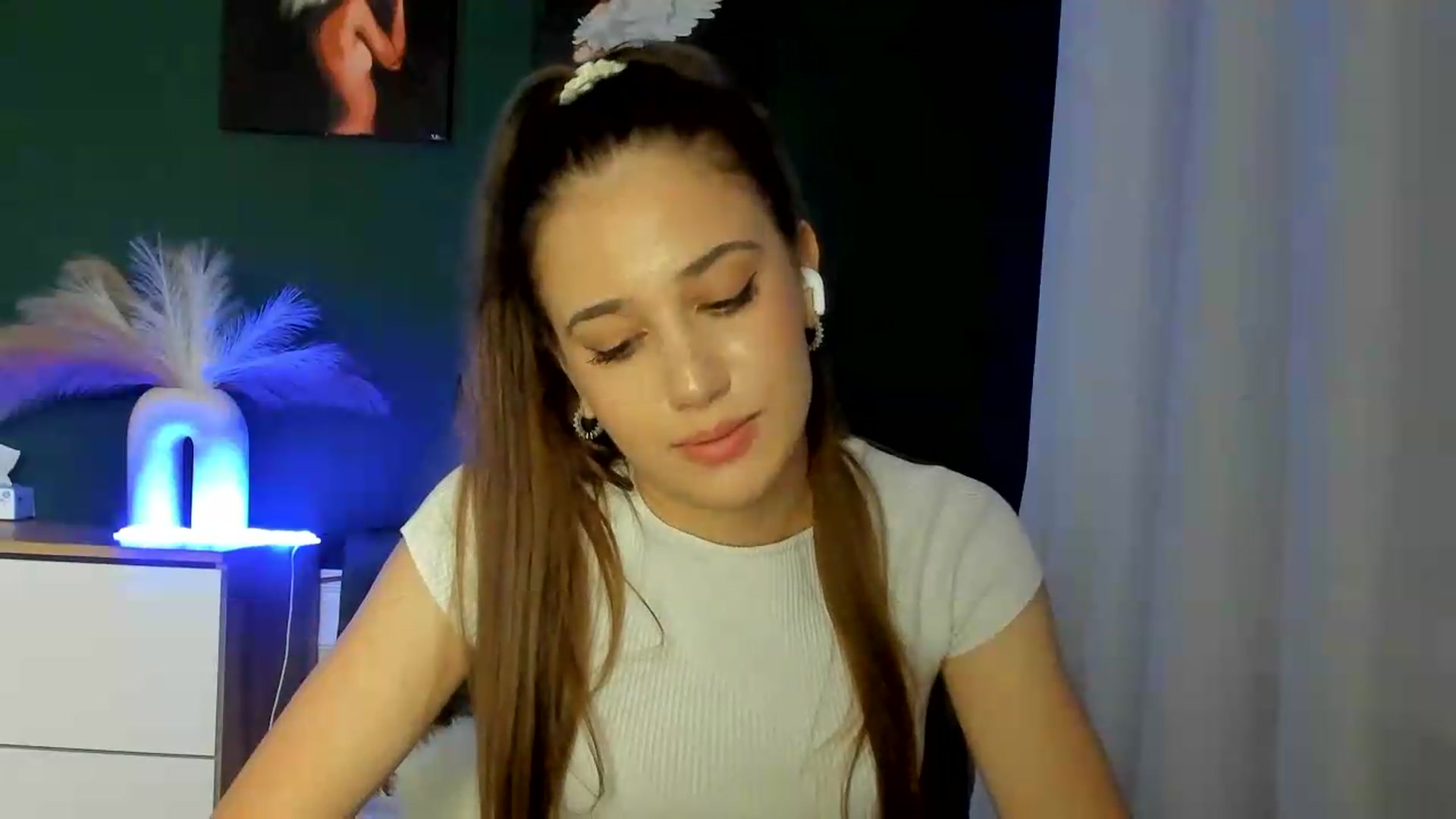 Gallery image thumbnail from AlexaPirs's myfreecams stream on, 09/07/2026, 16:18 image 17 of 20