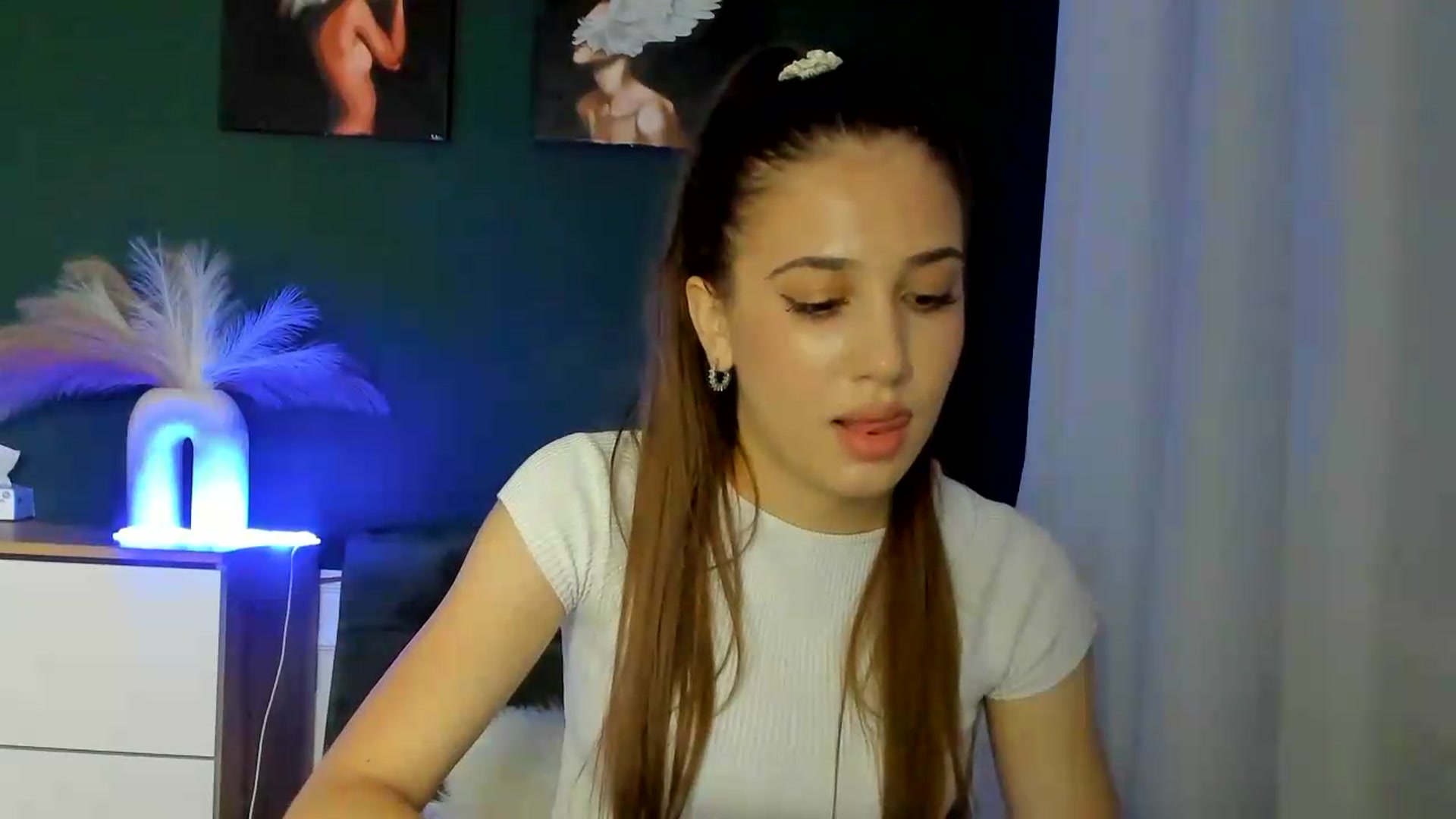 Gallery image thumbnail from AlexaPirs's myfreecams stream on, 09/07/2026, 16:41 image 16 of 20