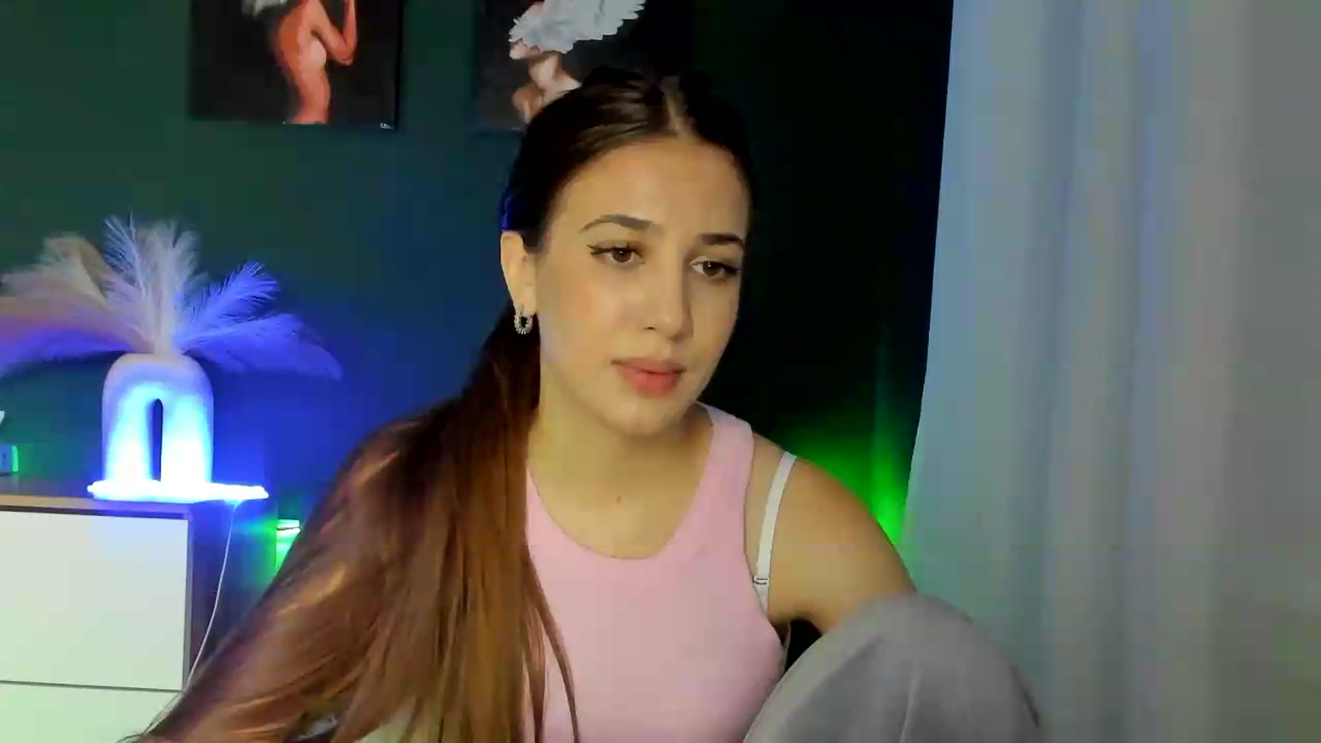 Gallery image thumbnail from AlexaPirs's myfreecams stream on, 09/08/2026, 13:41 image 12 of 20