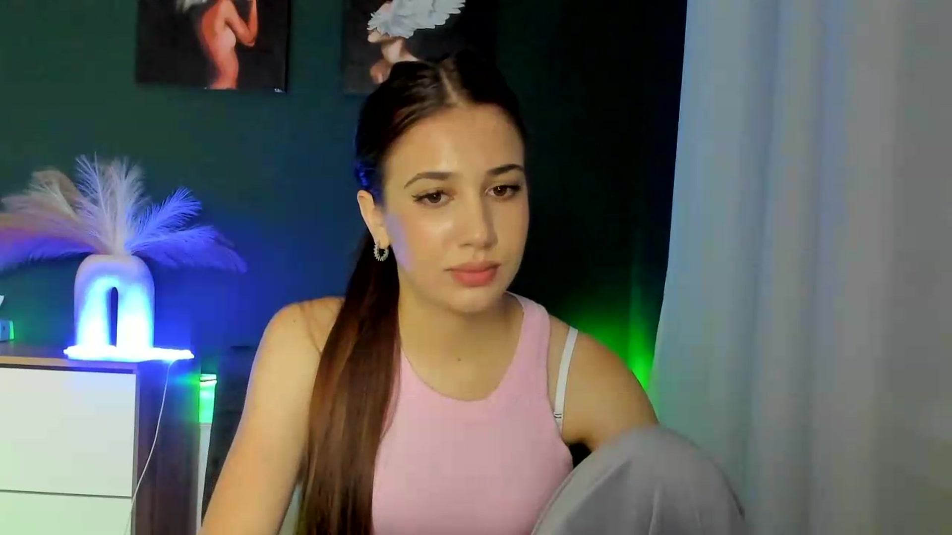 Gallery image thumbnail from AlexaPirs's myfreecams stream on, 09/08/2026, 13:41 image 9 of 20