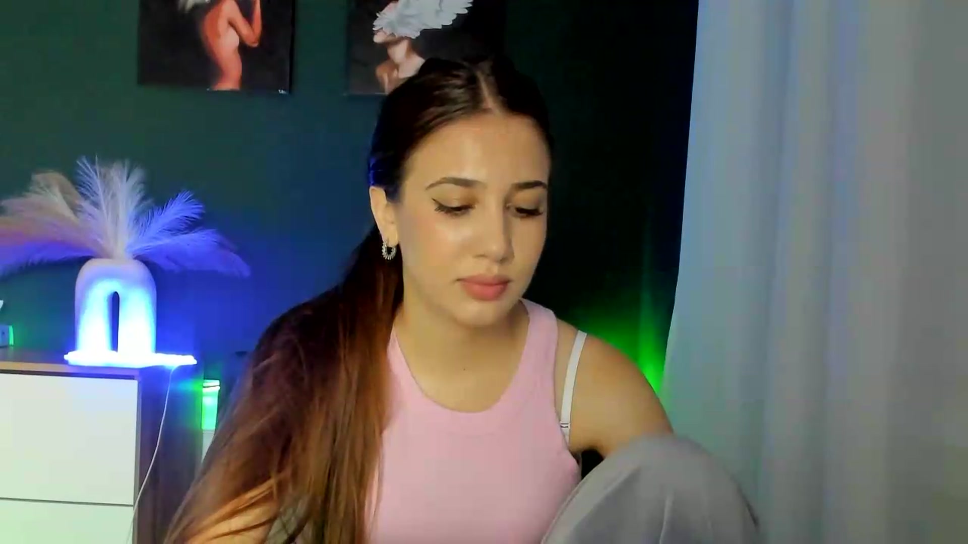 Gallery image thumbnail from AlexaPirs's myfreecams stream on, 09/08/2026, 13:41 image 11 of 20