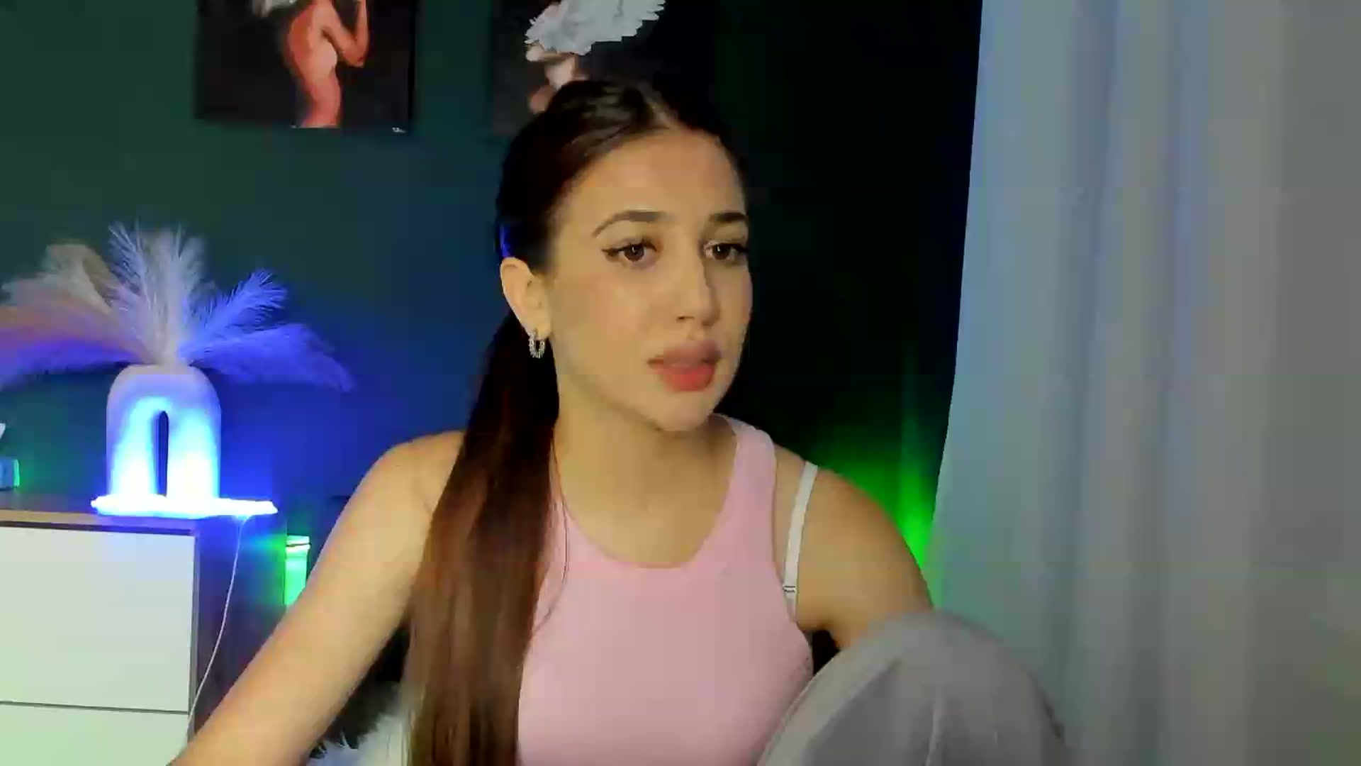 Gallery image thumbnail from AlexaPirs's myfreecams stream on, 09/08/2026, 13:41 image 8 of 20