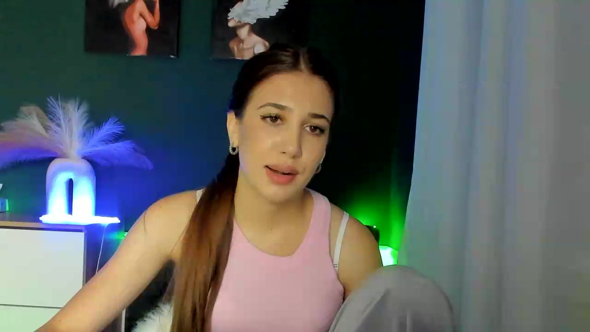 Gallery image thumbnail from AlexaPirs's myfreecams stream on, 09/08/2026, 13:41 image 18 of 20